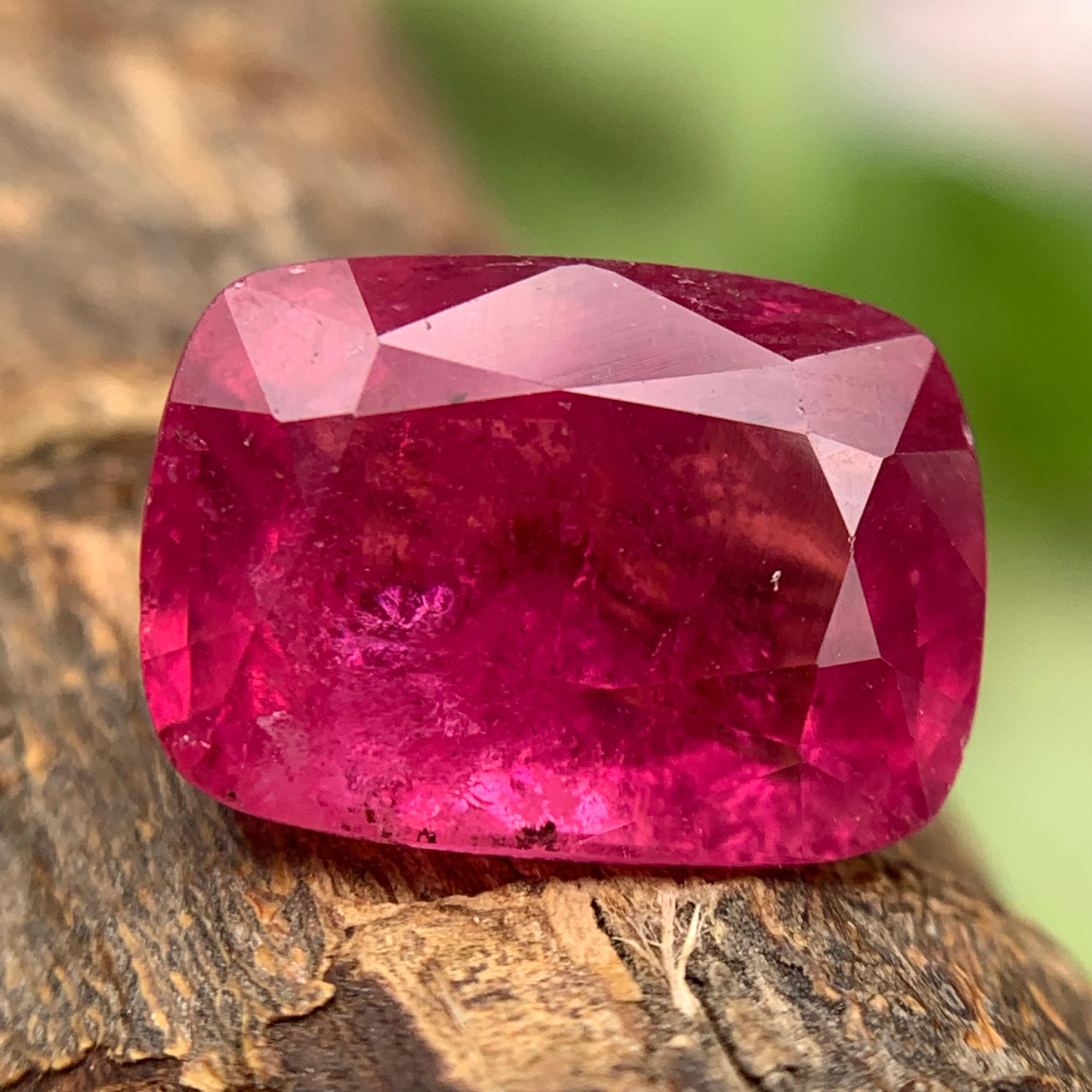 Vivid Pink Natural Tourmaline Ring, Earrings Loose Gemstones 4.95 Ct Cushion Cut For Sale 2