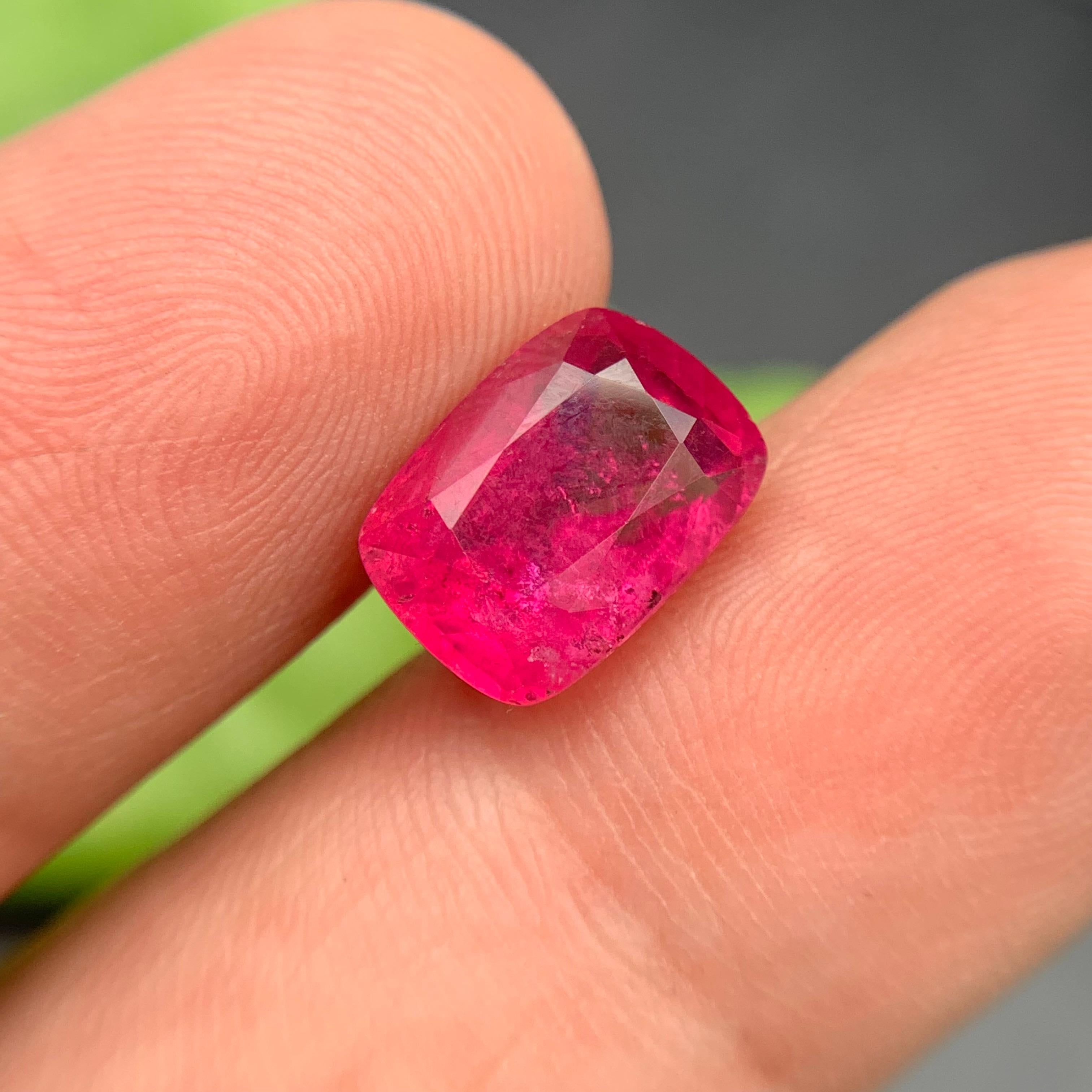 Vivid Pink Natural Tourmaline Ring, Earrings Loose Gemstones 4.95 Ct Cushion Cut For Sale 4