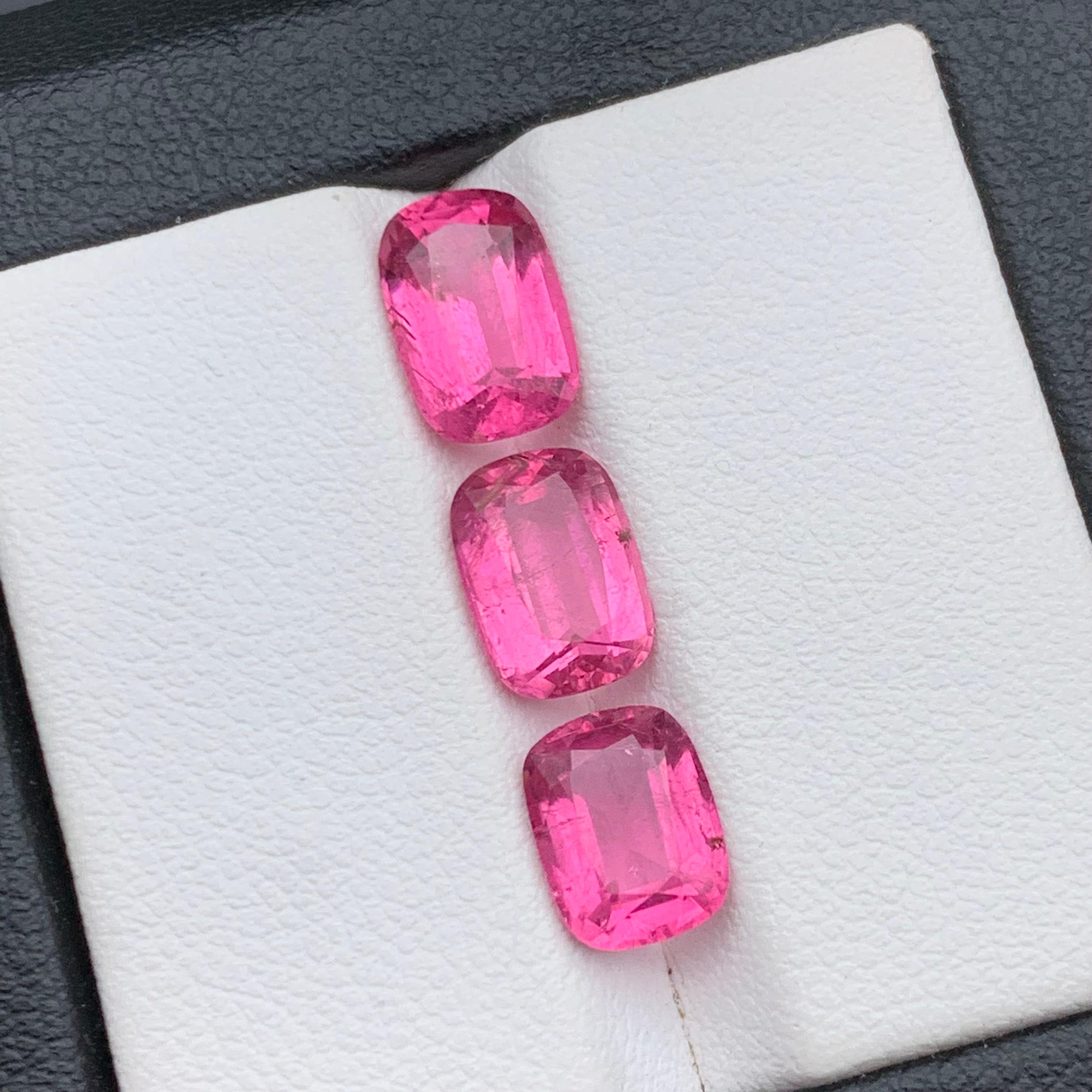 Vivid Pink Natural Tourmaline Ring, Earrings Loose Gemstones 5.05 Ct Cushion Cut For Sale 1