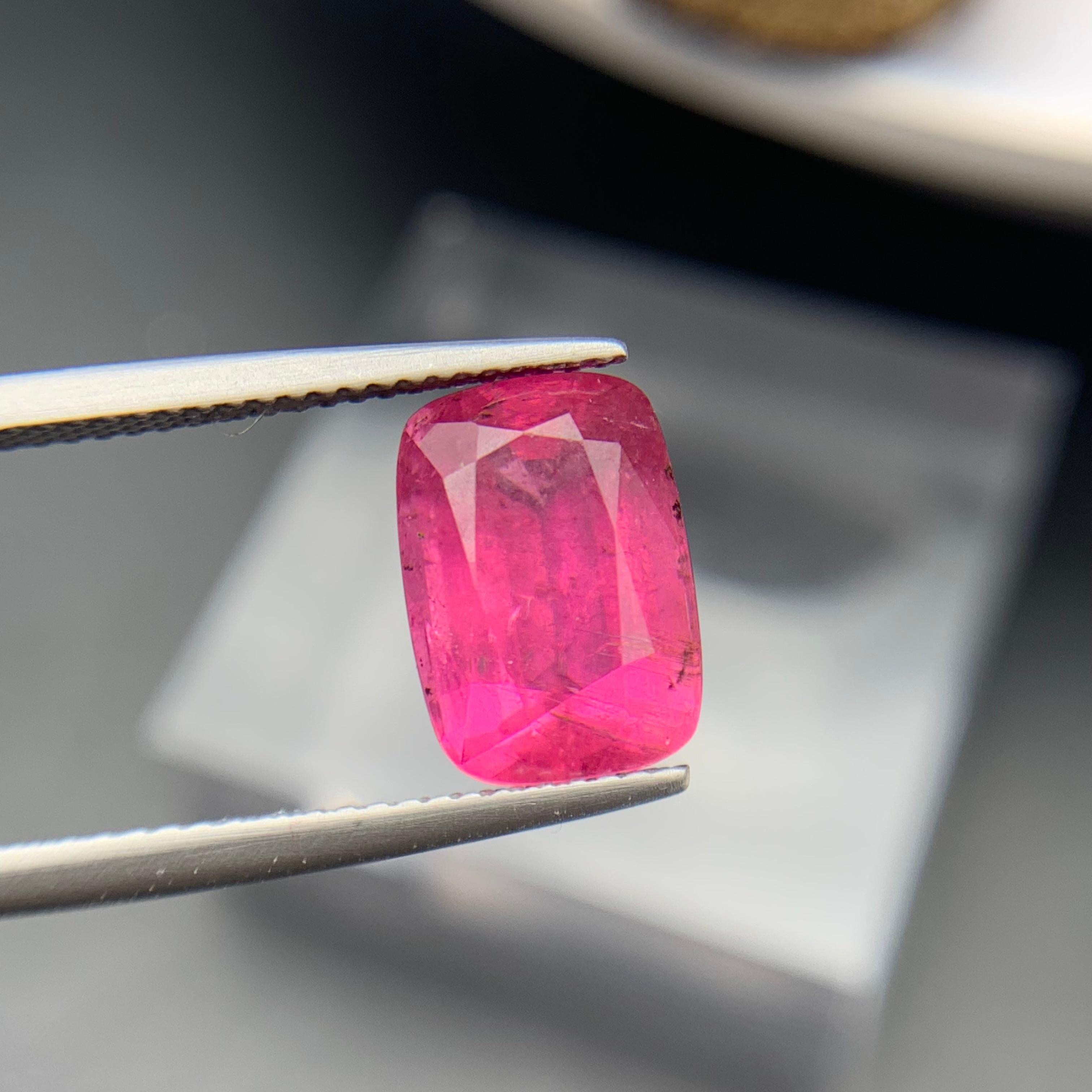 Vivid Pink Natural Tourmaline Ring, Earrings Loose Gemstones 5.20 Ct Cushion Cut For Sale 5