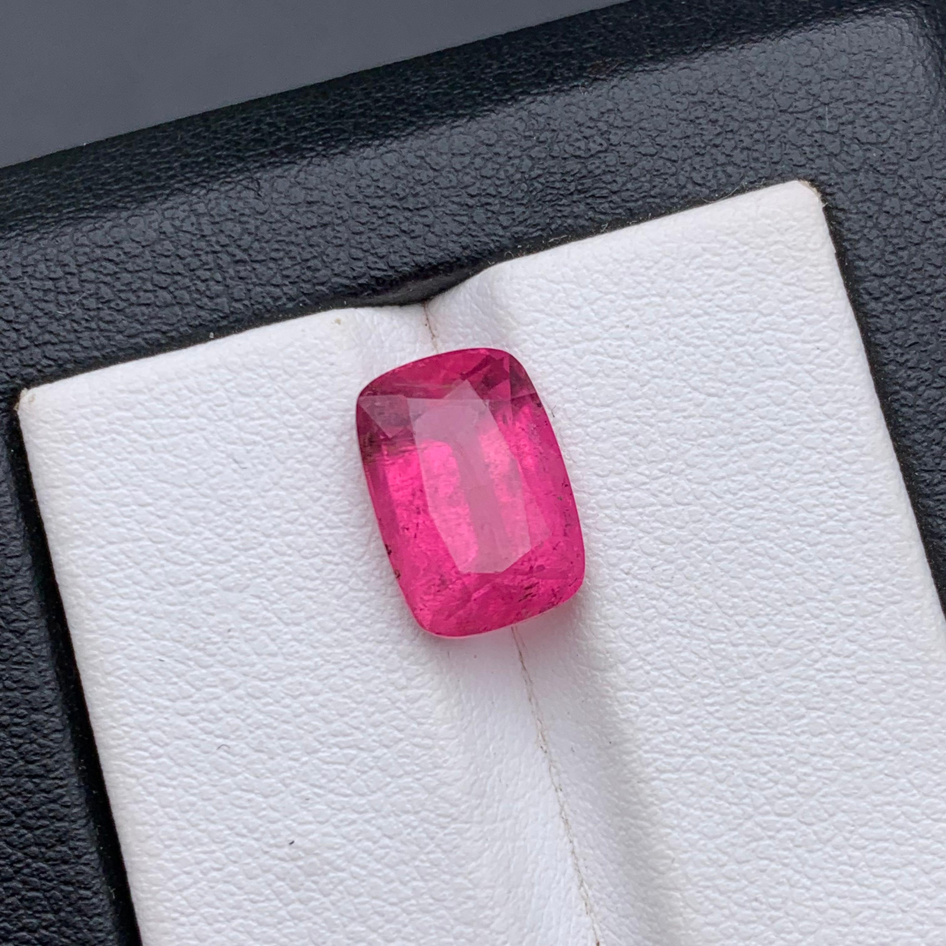 Vivid Pink Natural Tourmaline Ring, Earrings Loose Gemstones 5.20 Ct Cushion Cut For Sale 6