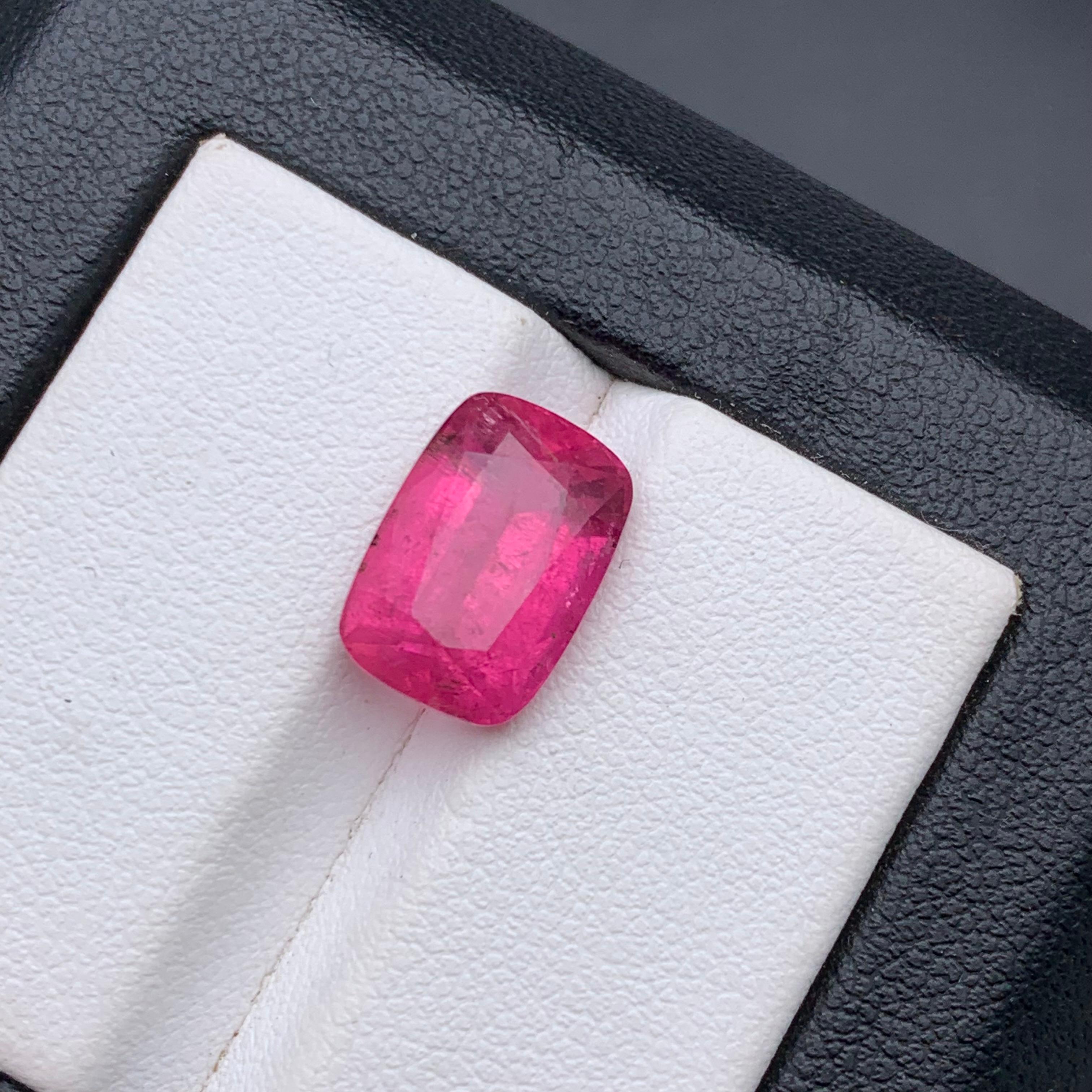 Vivid Pink Natural Tourmaline Ring, Earrings Loose Gemstones 5.20 Ct Cushion Cut For Sale 7
