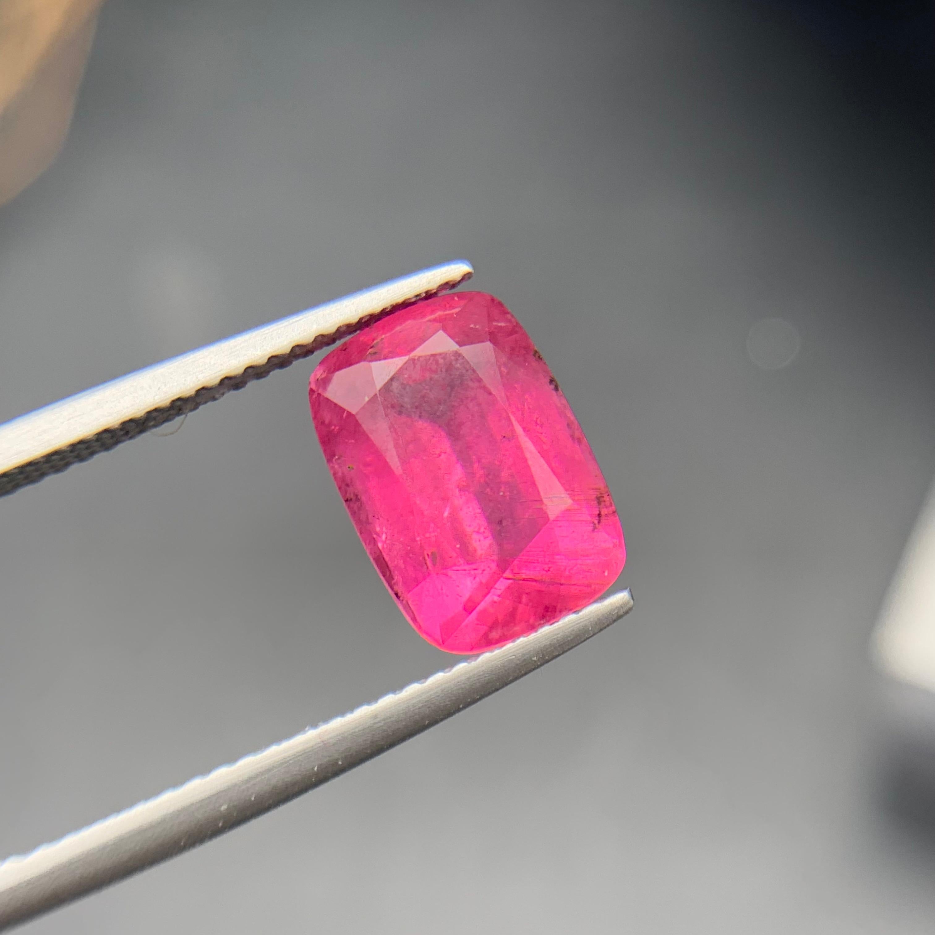 Vivid Pink Natural Tourmaline Ring, Earrings Loose Gemstones 5.20 Ct Cushion Cut For Sale 1