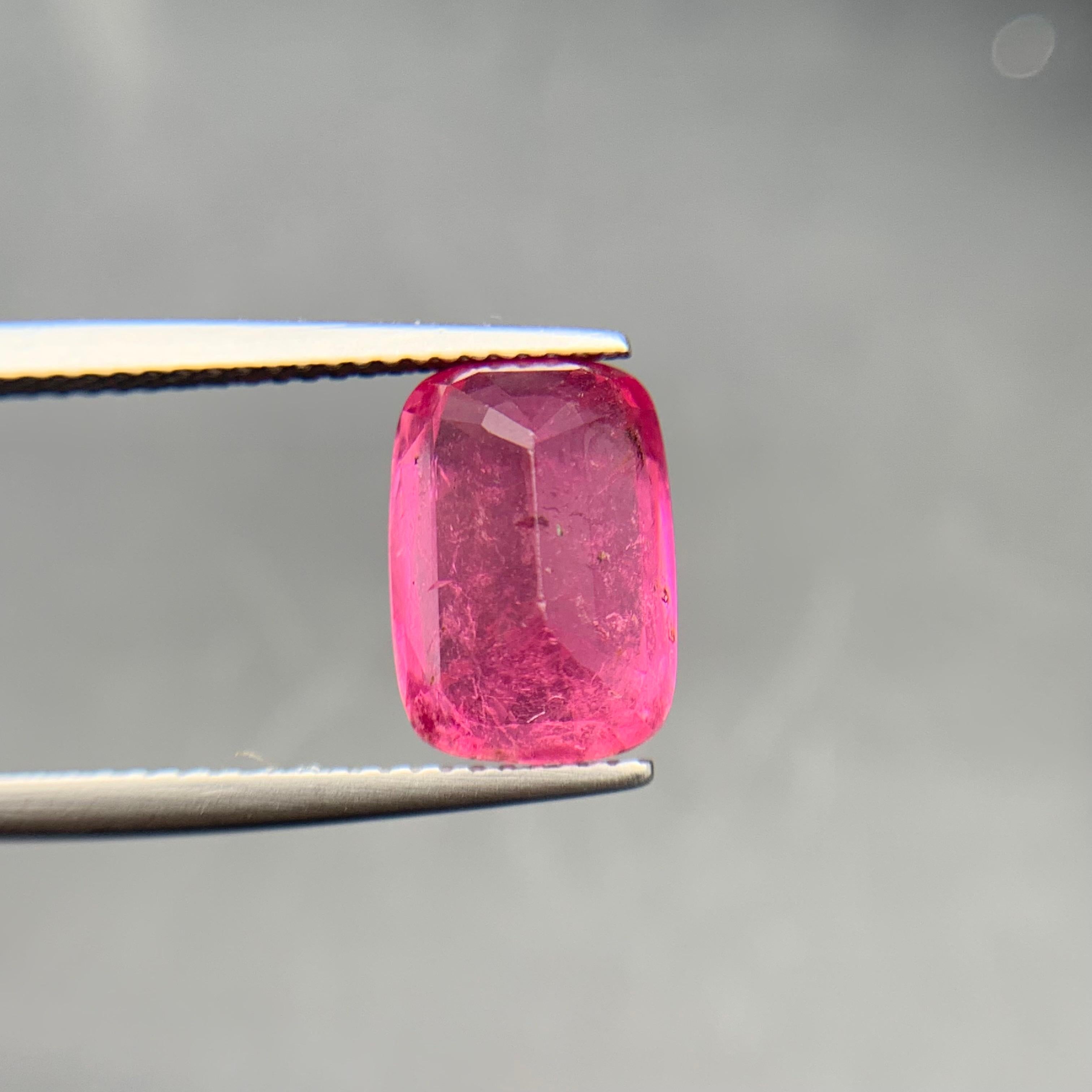 Vivid Pink Natural Tourmaline Ring, Earrings Loose Gemstones 5.20 Ct Cushion Cut For Sale 4