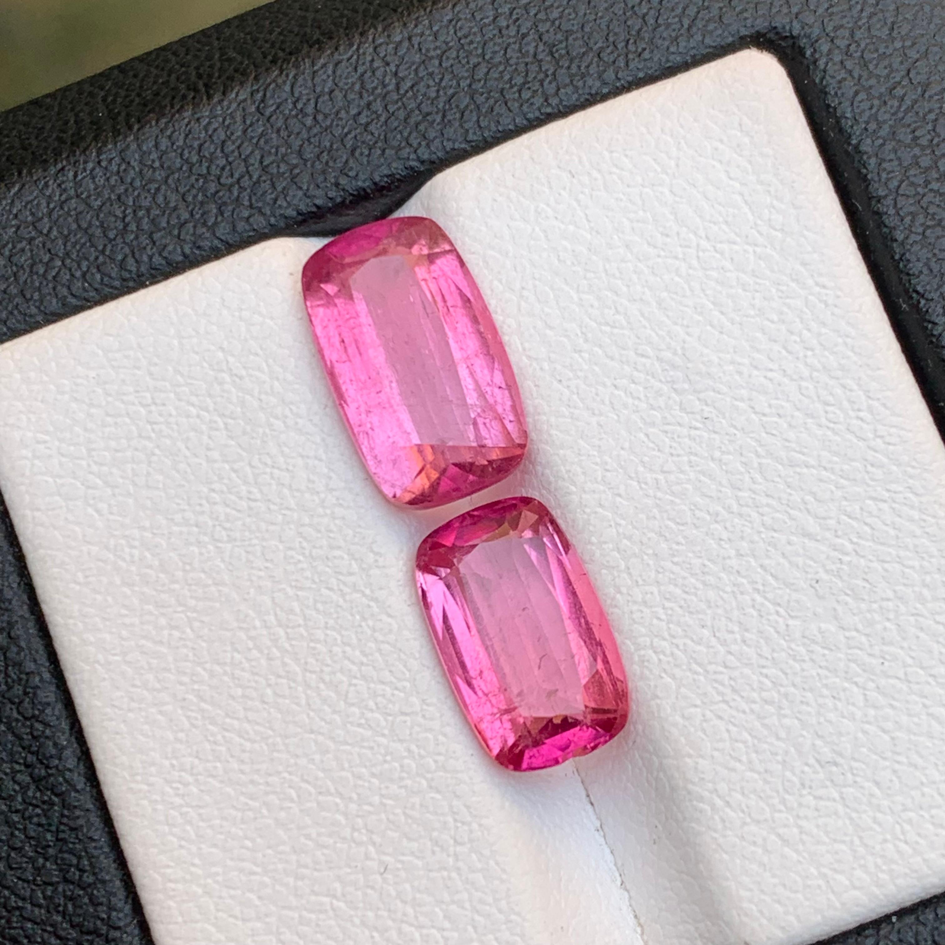 Vivid Pink Natural Tourmaline Ring, Earrings Loose Gemstones 6.45 Ct Cushion Cut In New Condition For Sale In Peshawar, PK
