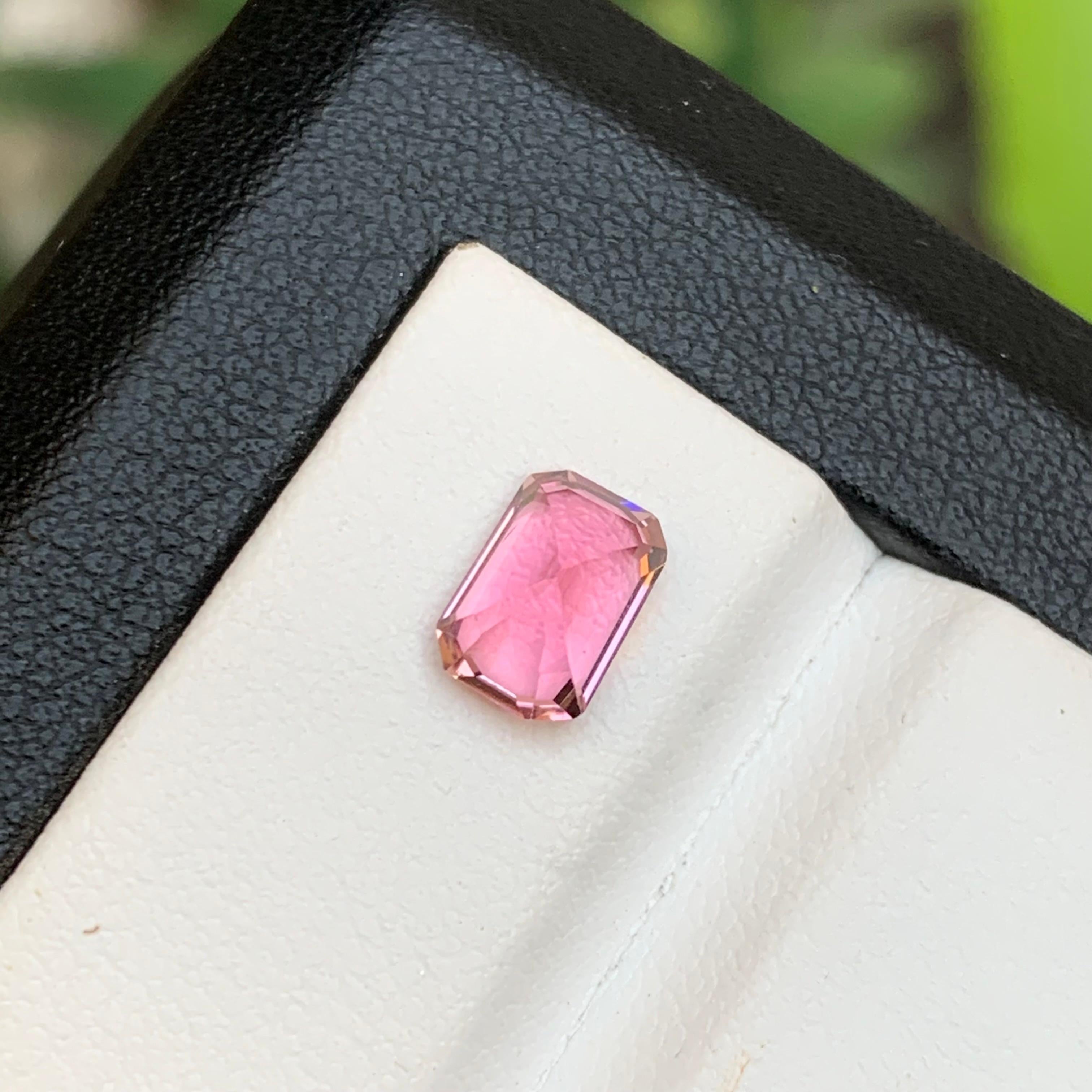 Women's or Men's Vivid Pink Natural Tourmaline Ring Loose Gemstone 1.50 Ct Emerald Cut-Jewelry For Sale