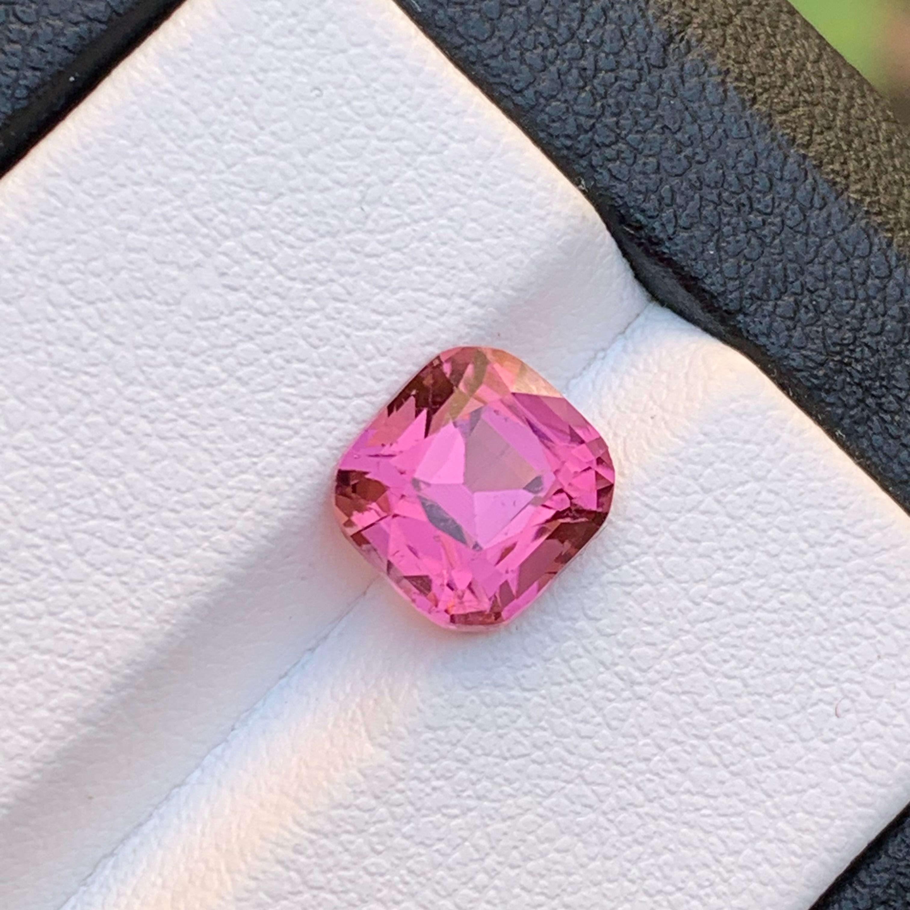 Vivid Pink Natural Turmalin Ring Lose Edelstein 2.80 Karat Quadrat Cushion Cut im Angebot 5