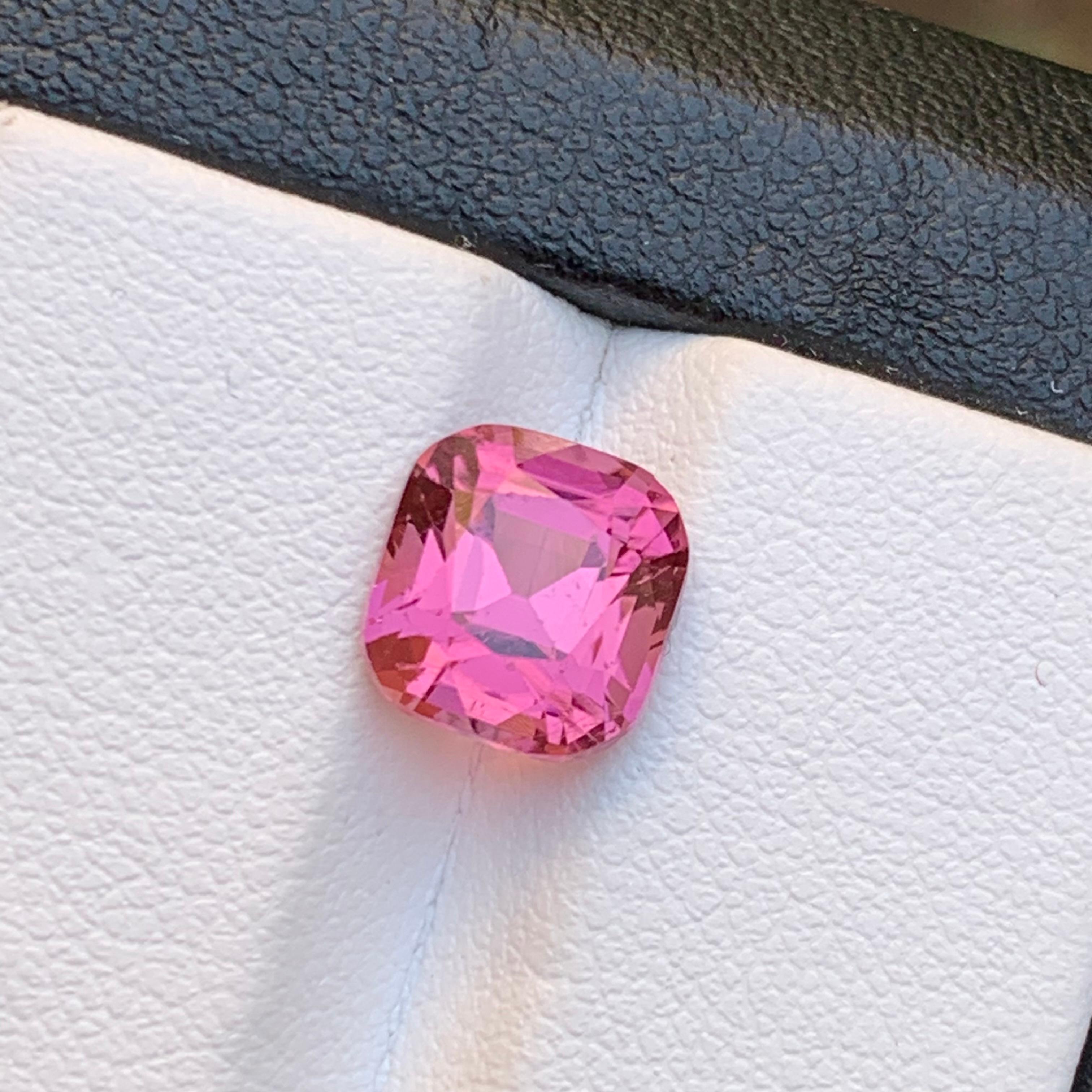 Vivid Pink Natural Turmalin Lose Edelstein für Ring, Halskette Anhänger oder jede andere Schmuck-Fassung-Kissen-Schliff aus Kunar Afghanistan!!!

💎 EDELSTEINART: Turmalin
⚖️ GEWICHT: 2,80 Karat
🪚 FORM & SCHNITT: Kissenschliff
📏 GRÖSSE (MM): 8,42