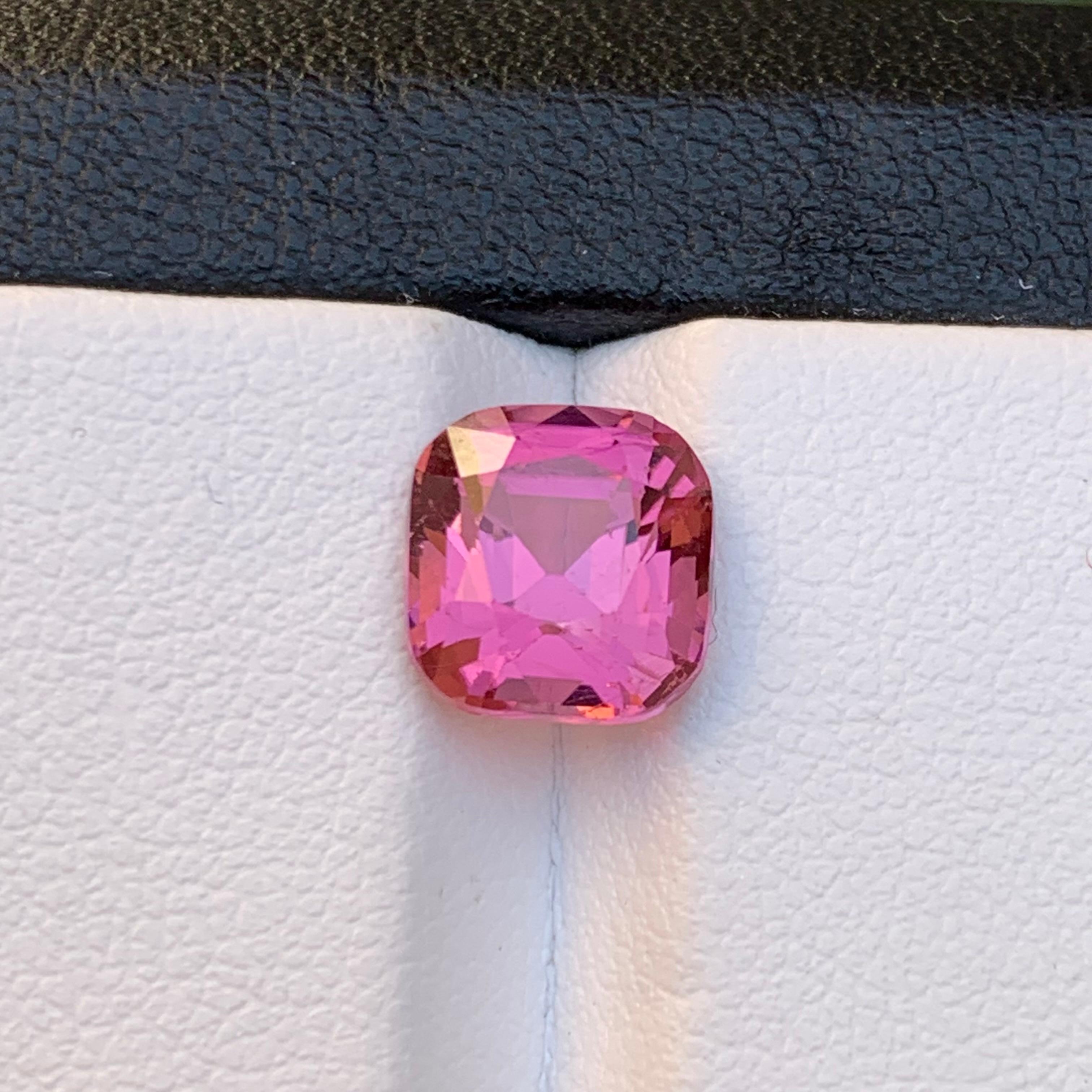 Vivid Pink Natural Turmalin Ring Lose Edelstein 2.80 Karat Quadrat Cushion Cut für Damen oder Herren im Angebot