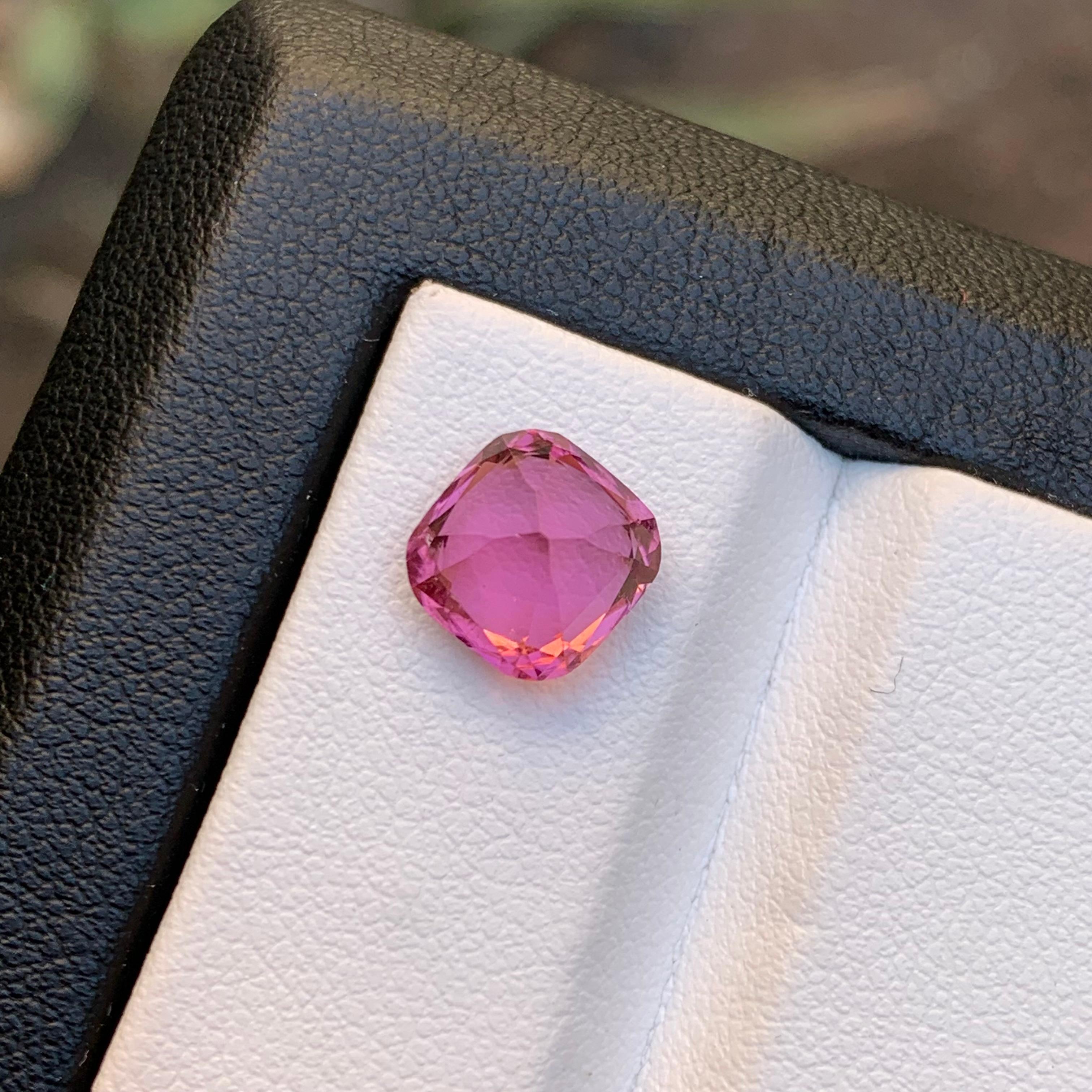 Vivid Pink Natural Turmalin Ring Lose Edelstein 2.80 Karat Quadrat Cushion Cut im Angebot 1