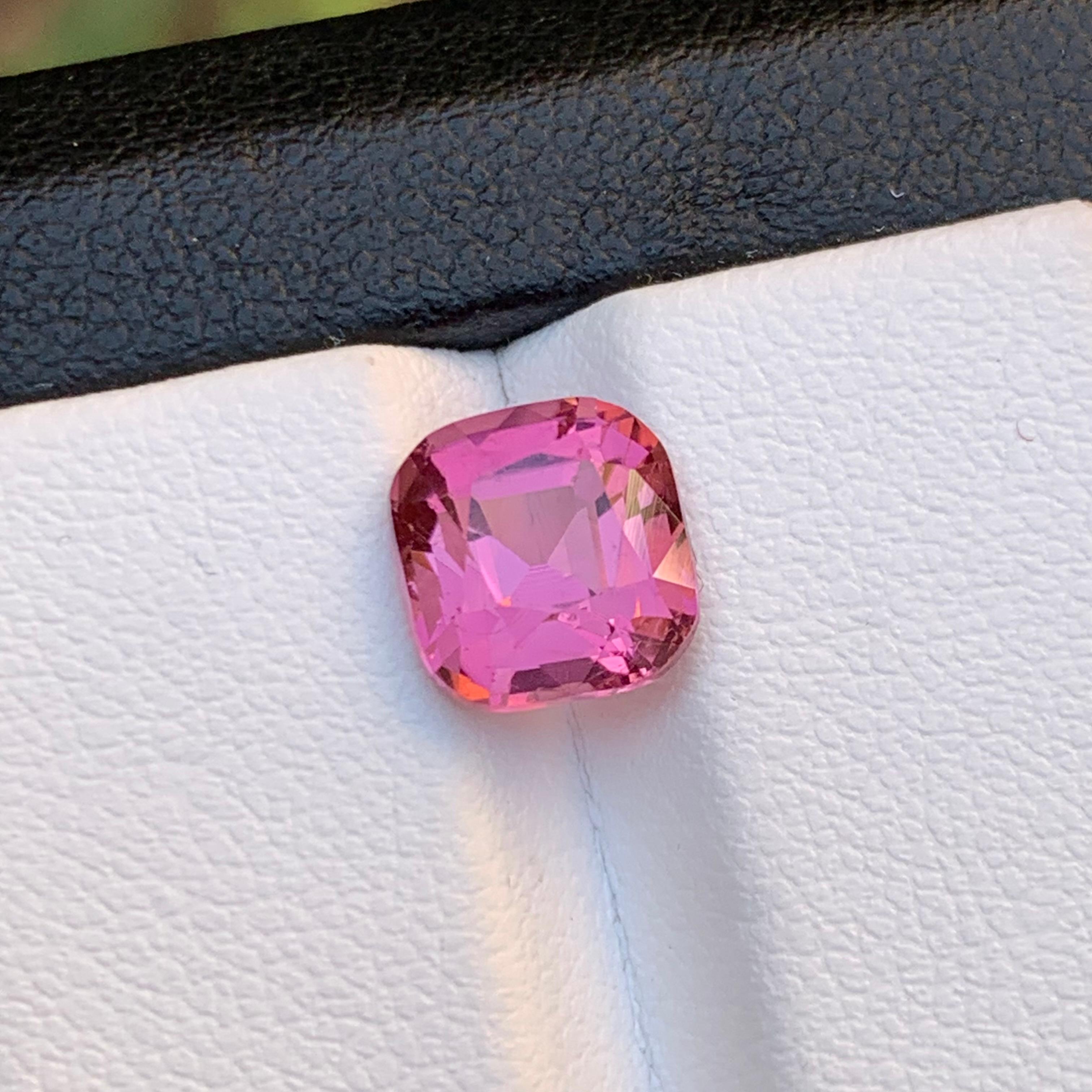 Vivid Pink Natural Turmalin Ring Lose Edelstein 2.80 Karat Quadrat Cushion Cut im Angebot 3