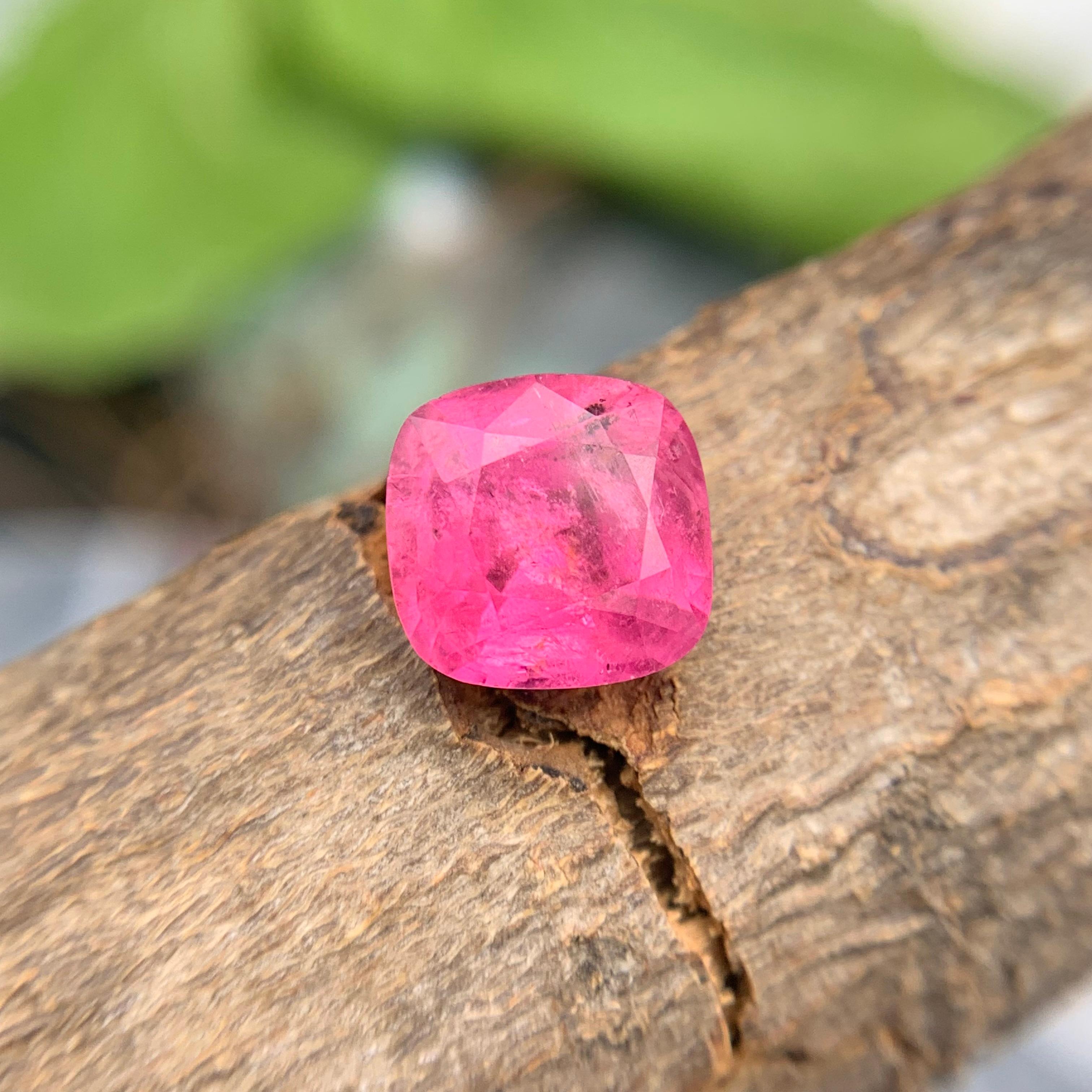 Vivid Pink Natural Tourmaline Ring Loose Gemstones 3 Ct Cushion Cut for Jewelry For Sale 5