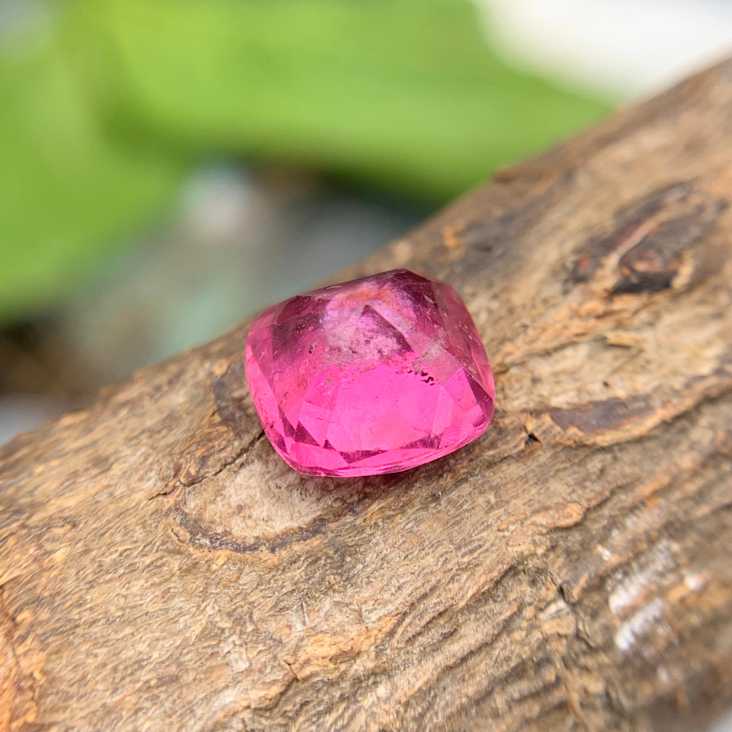 Vivid Pink Natural Tourmaline Ring Loose Gemstones 3 Ct Cushion Cut for Jewelry For Sale 6
