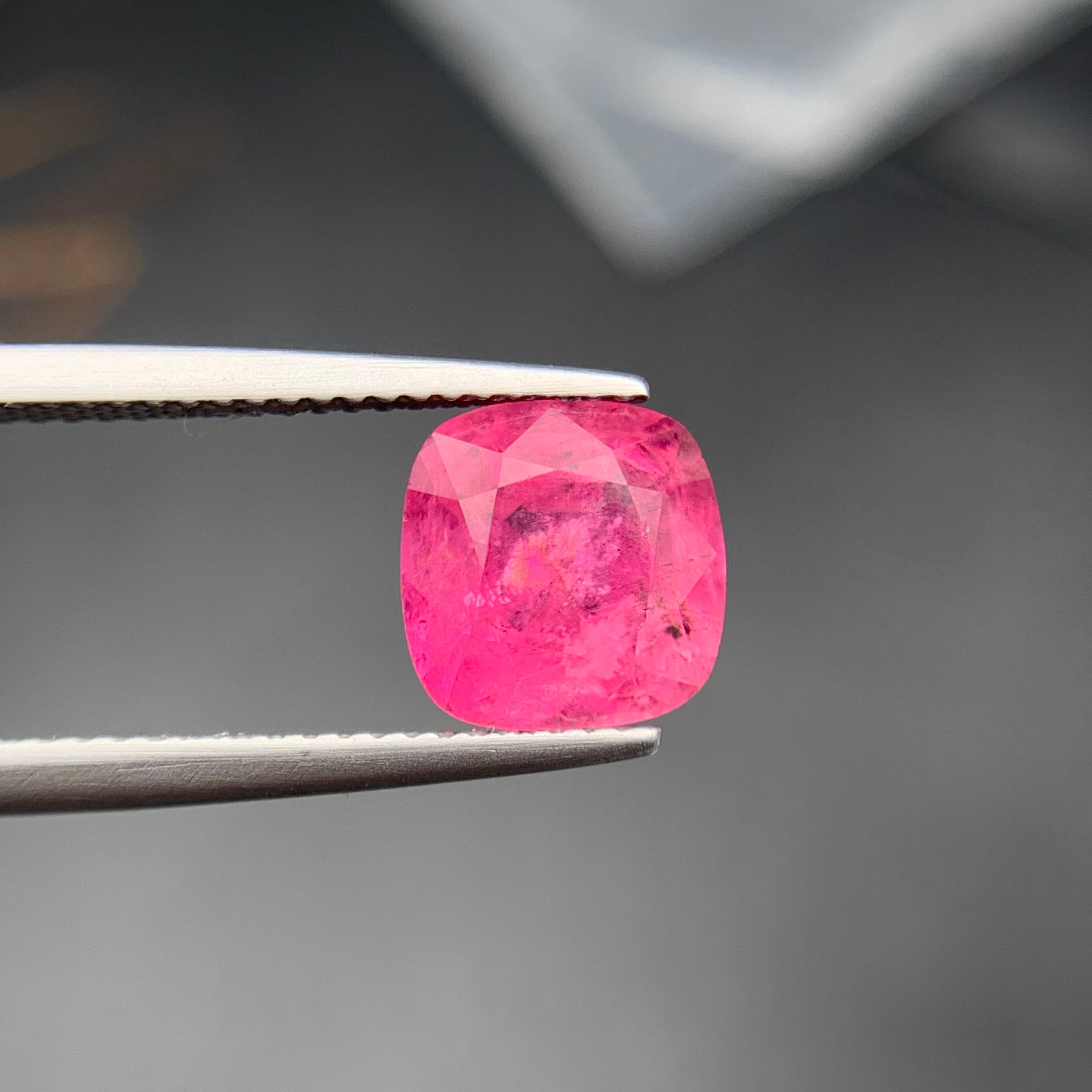 Vivid Pink Natural Tourmaline Ring Loose Gemstones 3 Ct Cushion Cut for Jewelry For Sale 1