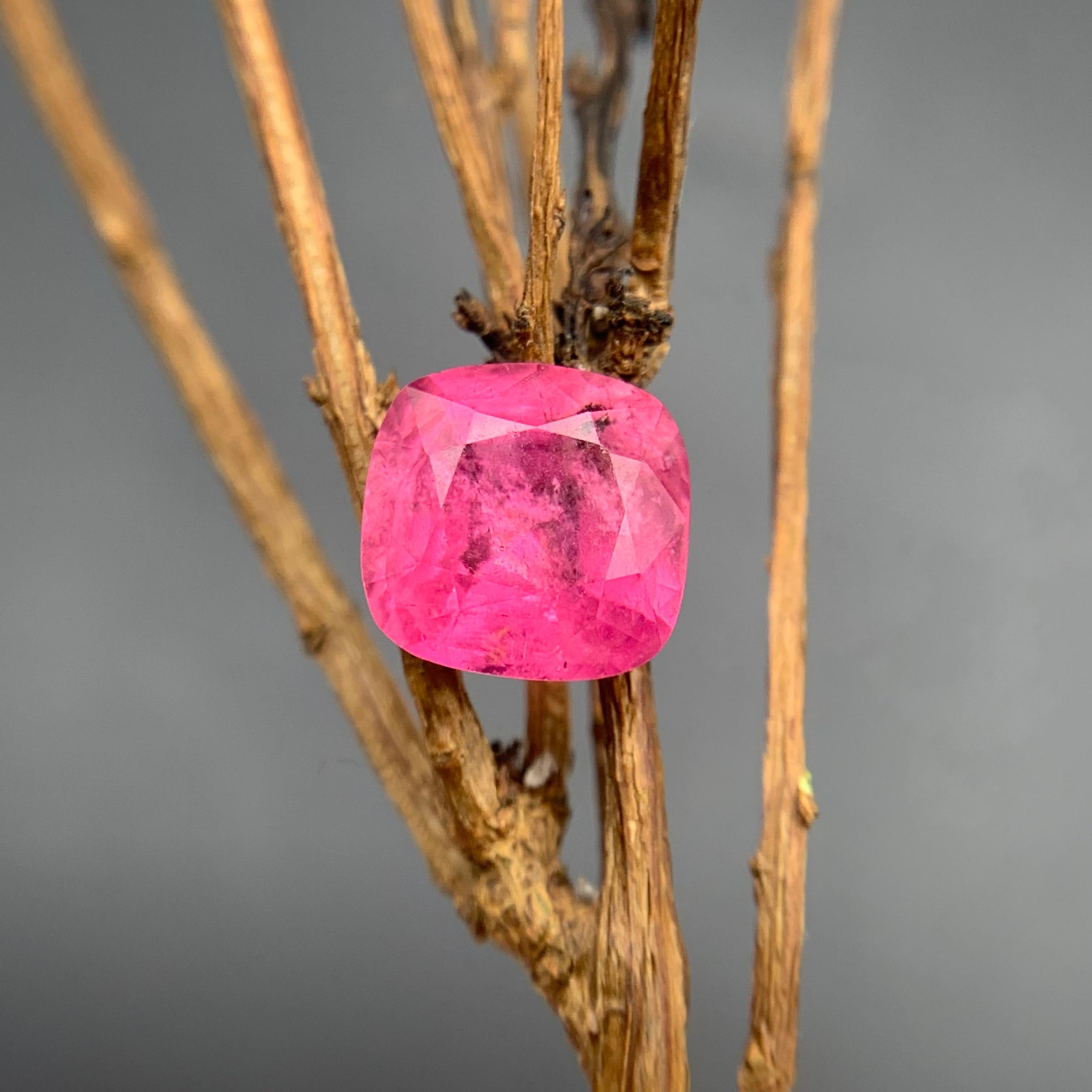 Vivid Pink Natural Tourmaline Ring Loose Gemstones 3 Ct Cushion Cut for Jewelry For Sale 3