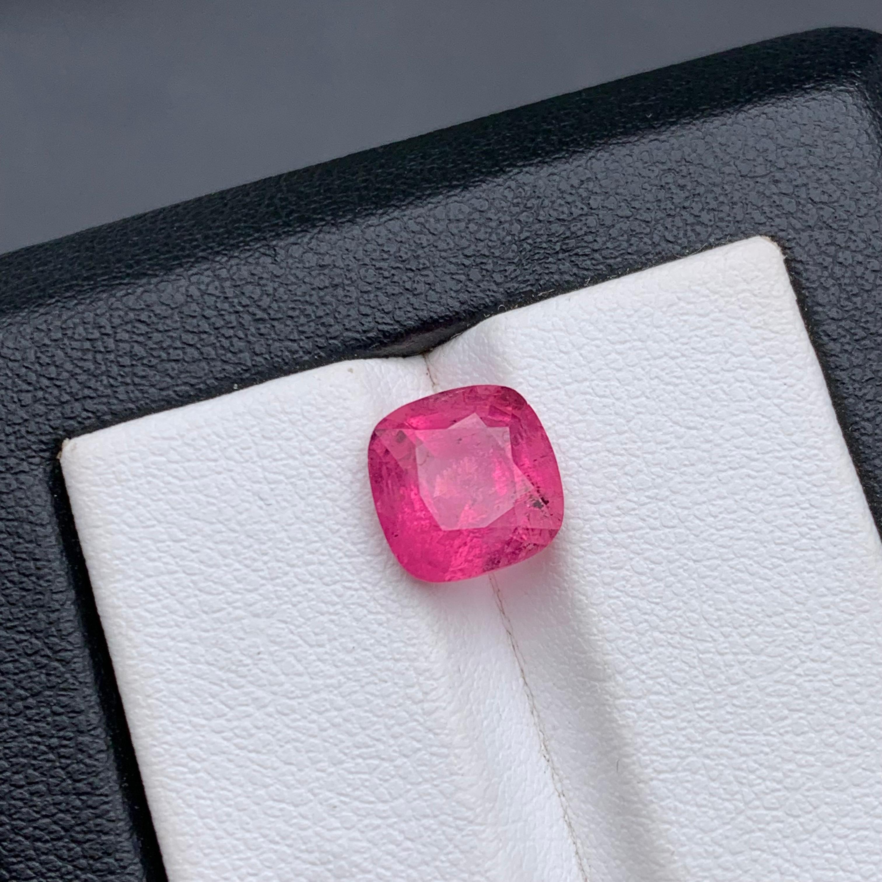 Vivid Pink Natural Tourmaline Ring Loose Gemstones 3 Ct Cushion Cut for Jewelry For Sale 4