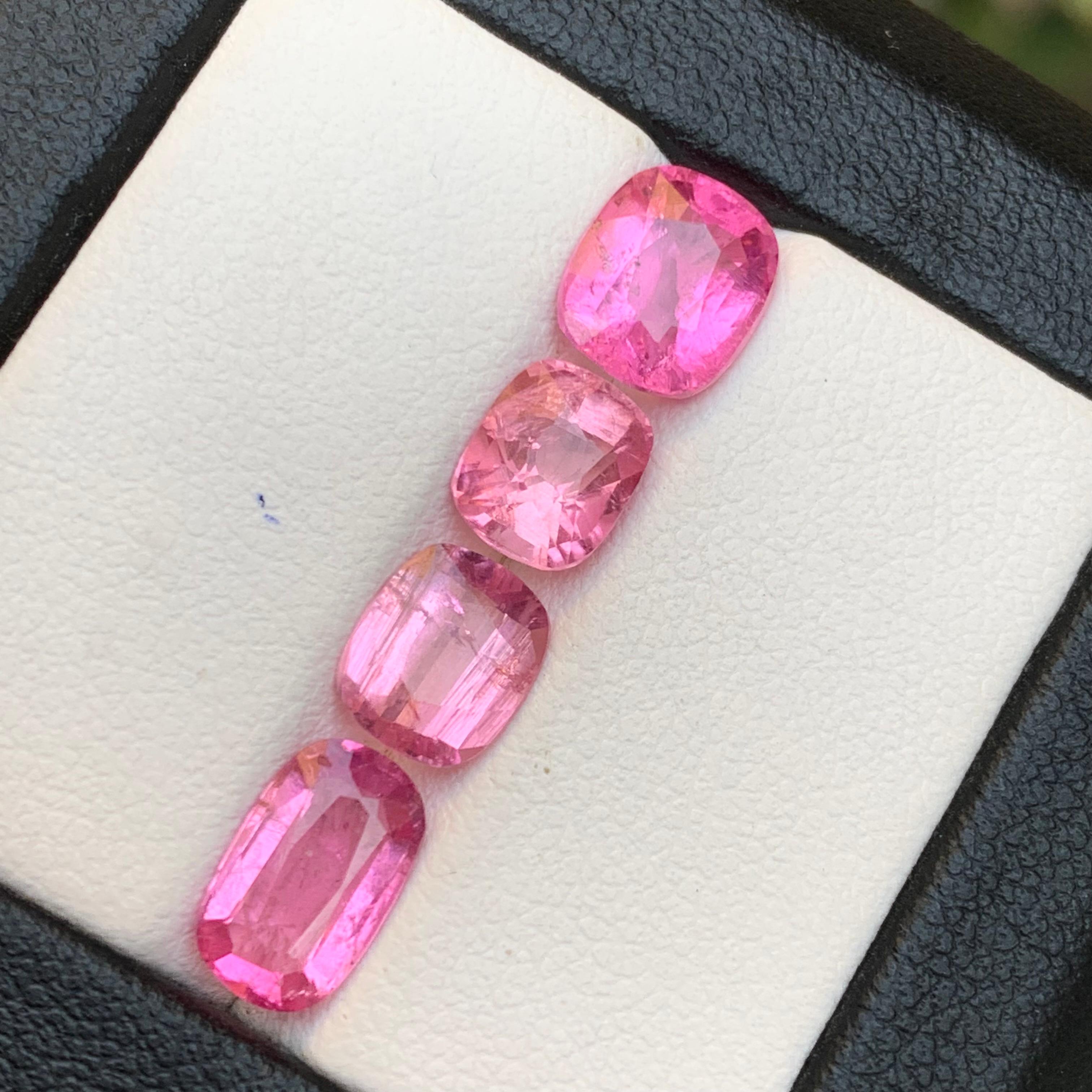 Turmalina Rubelita Rosa Vívida Corte Cojín Piedra Natural Suelta - ¡Paquete de Turmalina de la Mejor Calidad para Joyería Fina, Anillos y Engaste a Medida!

💎 TIPO DE GEMA: Turmalina rubelita
⚖️ PESO: 6,24 Quilates
FORMA Y CORTE: Talla cojín
📏