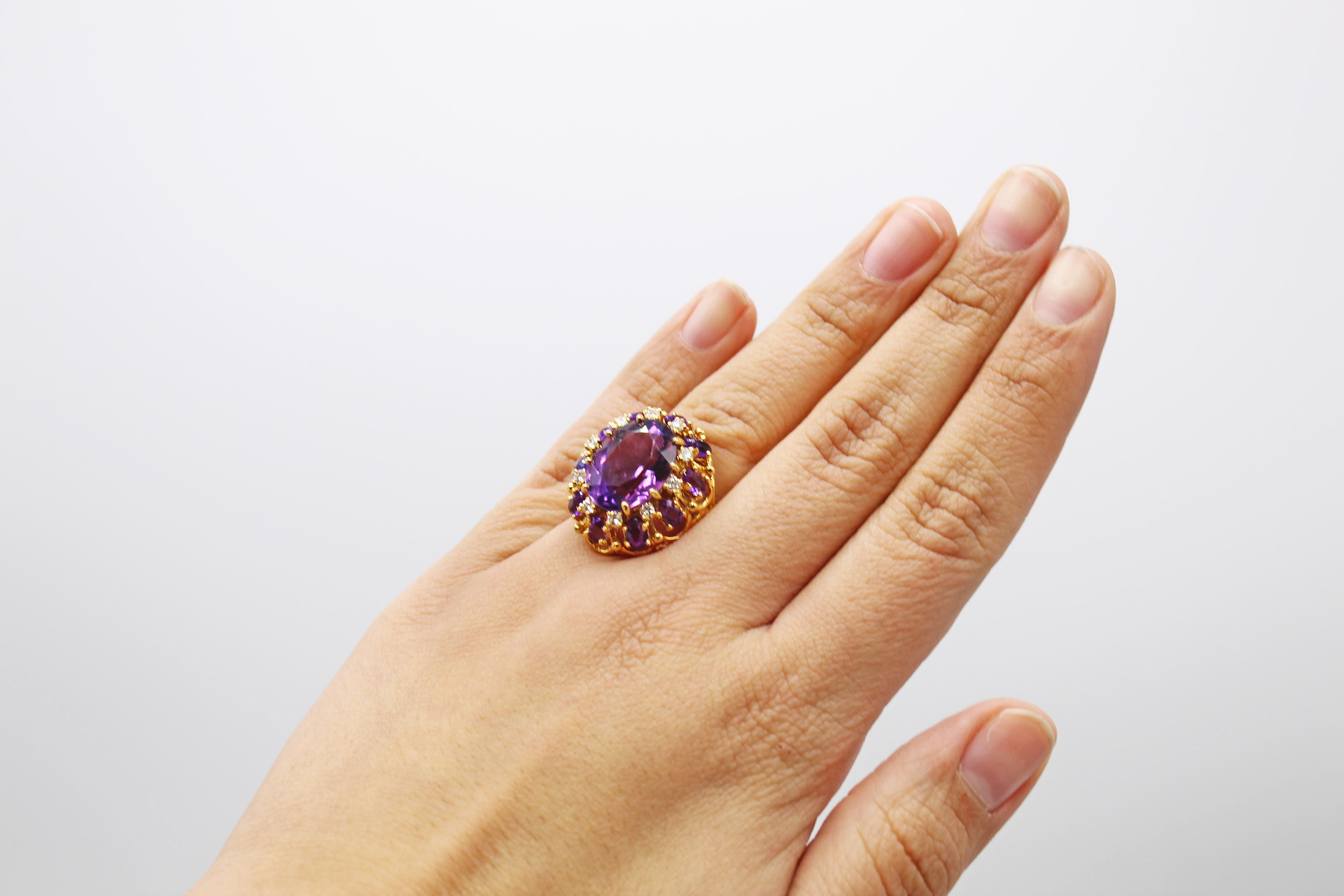 Vivid Purple Amethyst Diamond 18 Karat Yellow Gold 1960s Ring In Excellent Condition In New York, NY