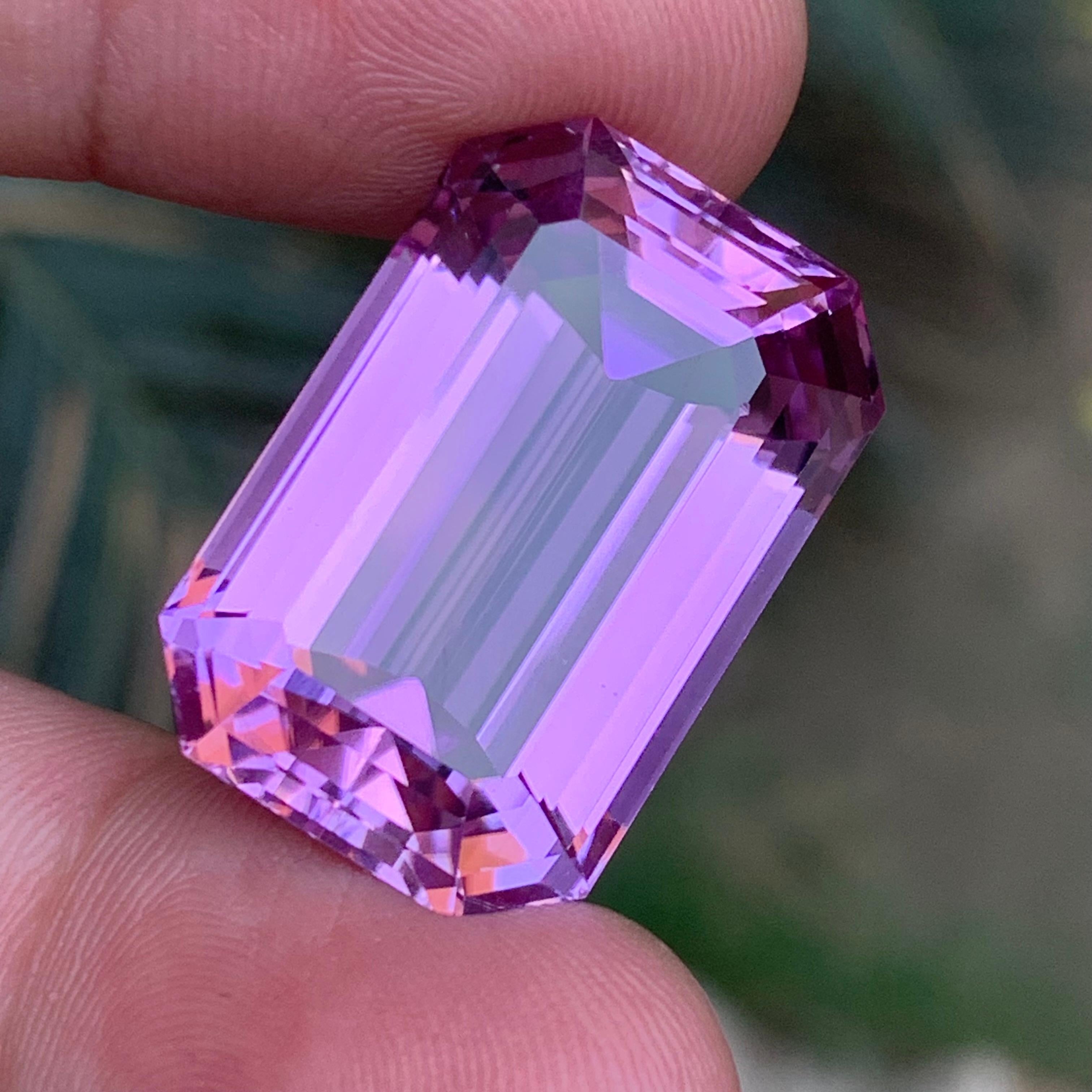 Vivid lila Kunzit 61 Ct natürlichen losen Edelstein selten große Sammlerstück für Damen oder Herren im Angebot