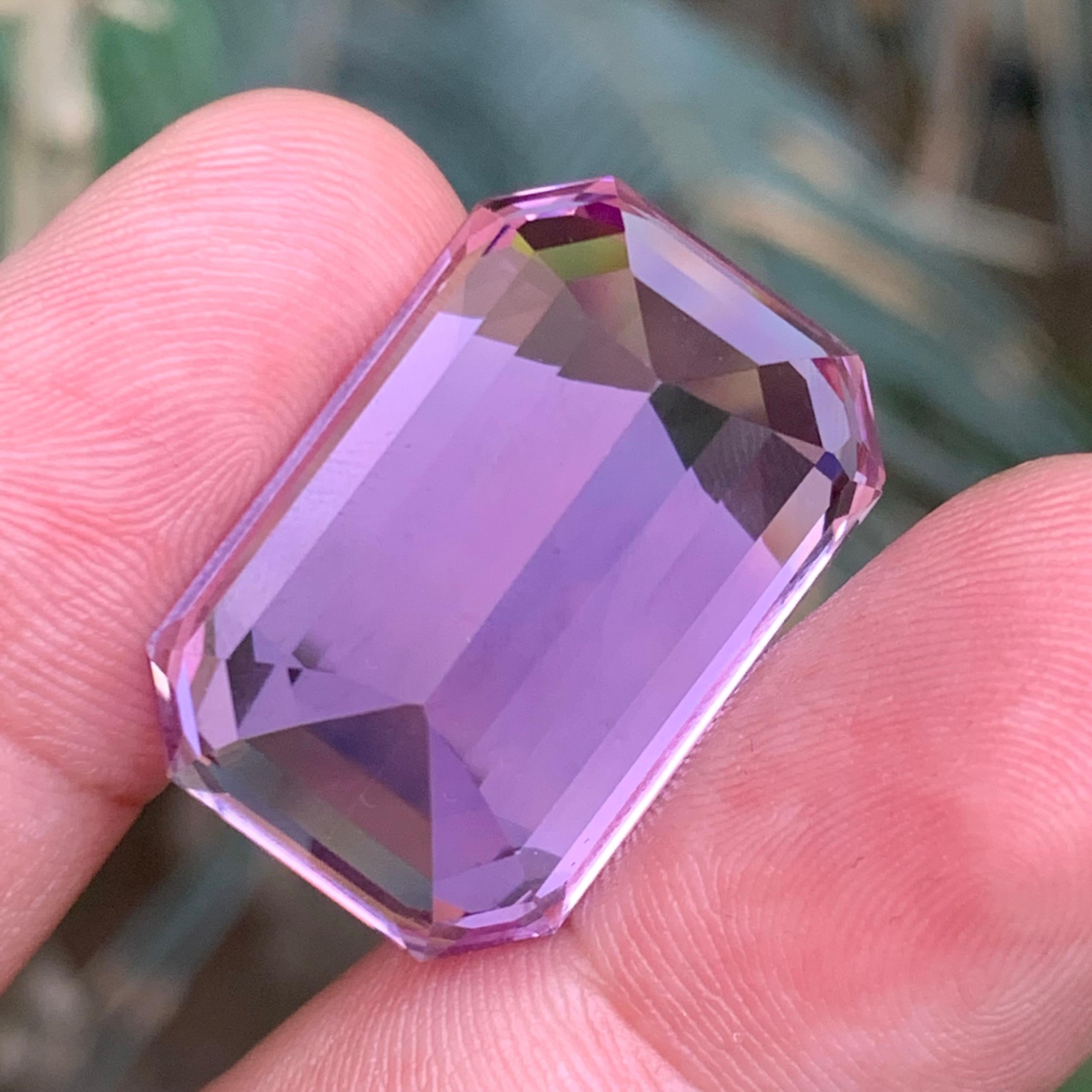 Vivid lila Kunzit 61 Ct natürlichen losen Edelstein selten große Sammlerstück im Angebot 1