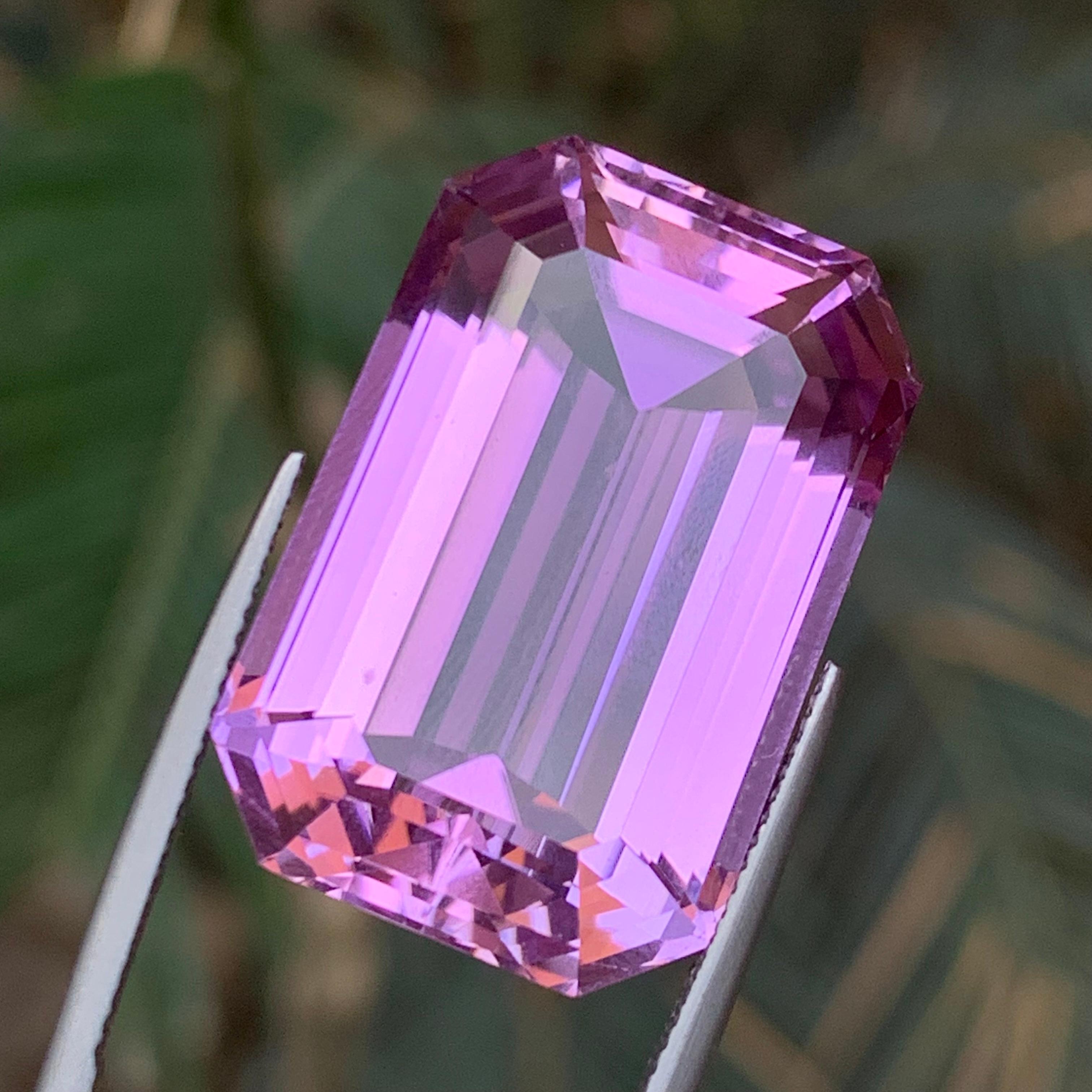 Vivid lila Kunzit 61 Ct natürlichen losen Edelstein selten große Sammlerstück im Angebot 3