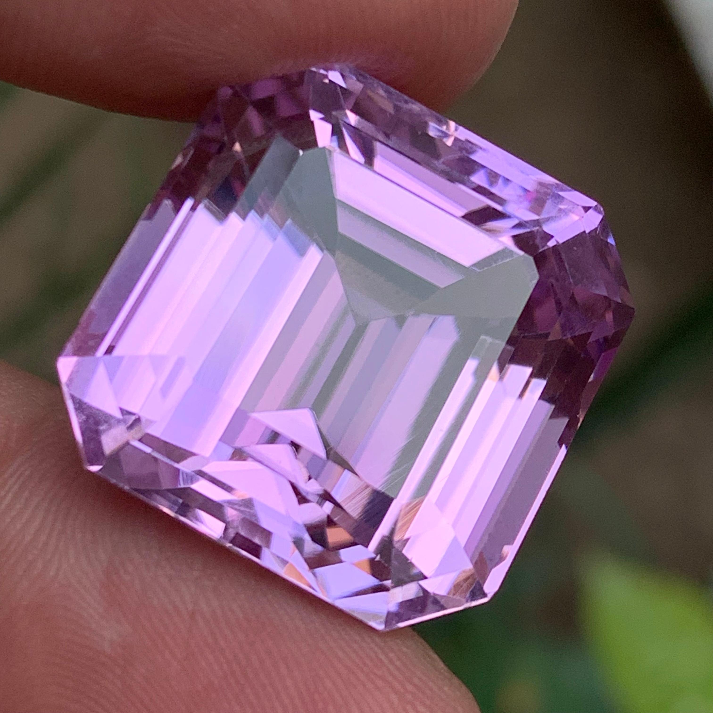 Vivid lila Kunzit 61.73 Karat natürlichen losen Edelstein selten Sammlerstück im Angebot 2