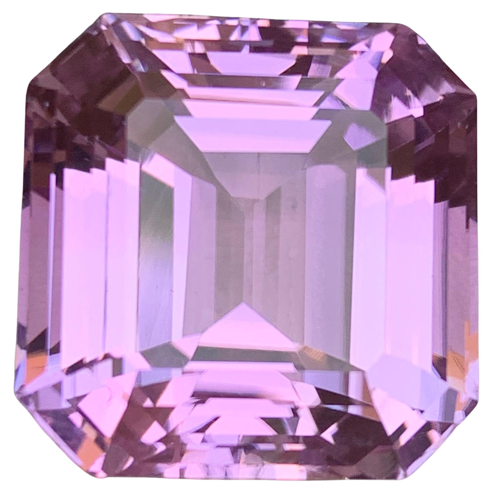 Vivid lila Kunzit 61.73 Karat natürlichen losen Edelstein selten Sammlerstück im Angebot
