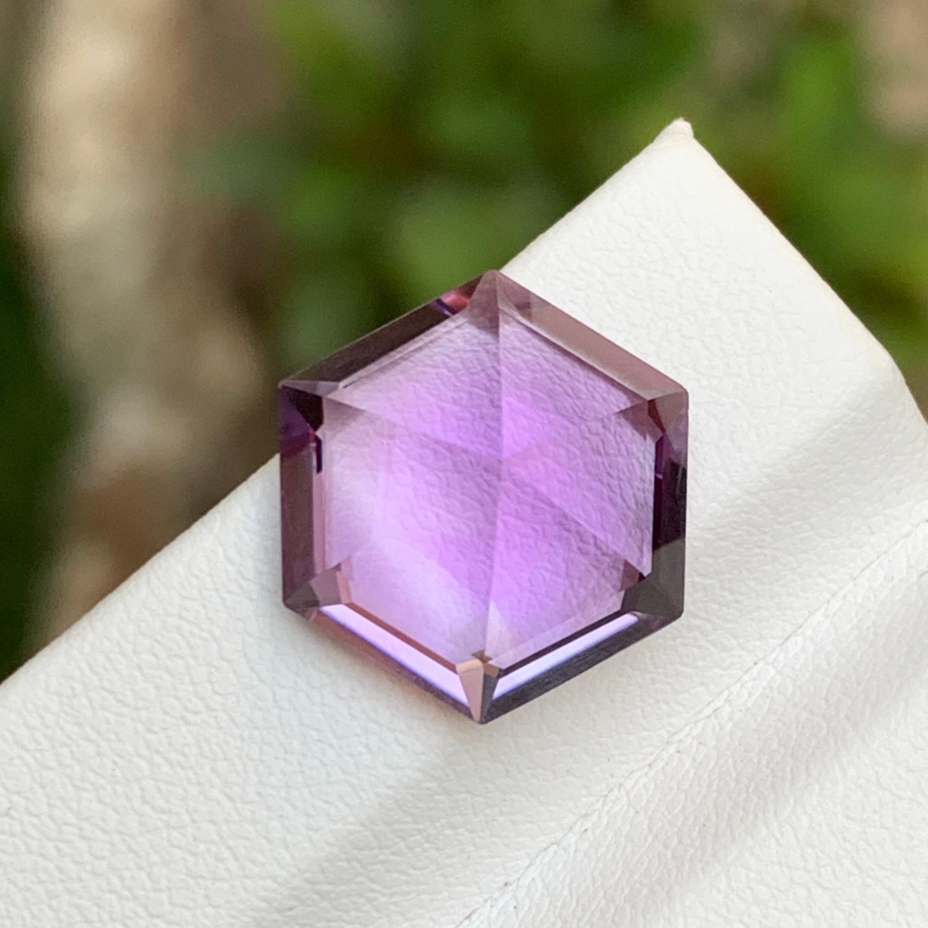Vivid Purple Natural Amethyst Gemstone 10.15Ct Hexagon Cut  Ring Pendant Jewelry In New Condition For Sale In Peshawar, PK