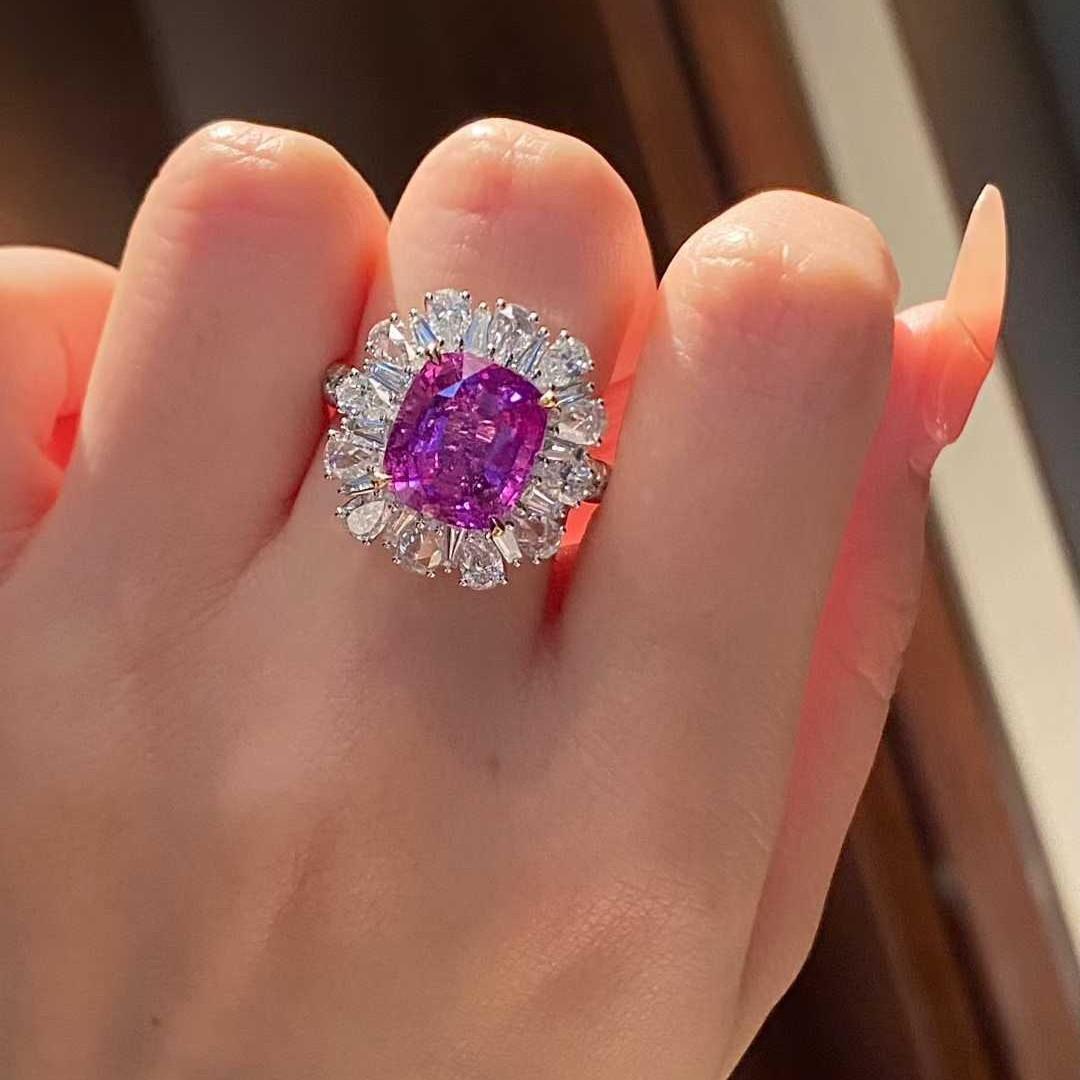 Vivid Purple Sapphire Diamond Cocktail Ring -18K Weißgold -Eze Jewelry (Zeitgenössisch) im Angebot