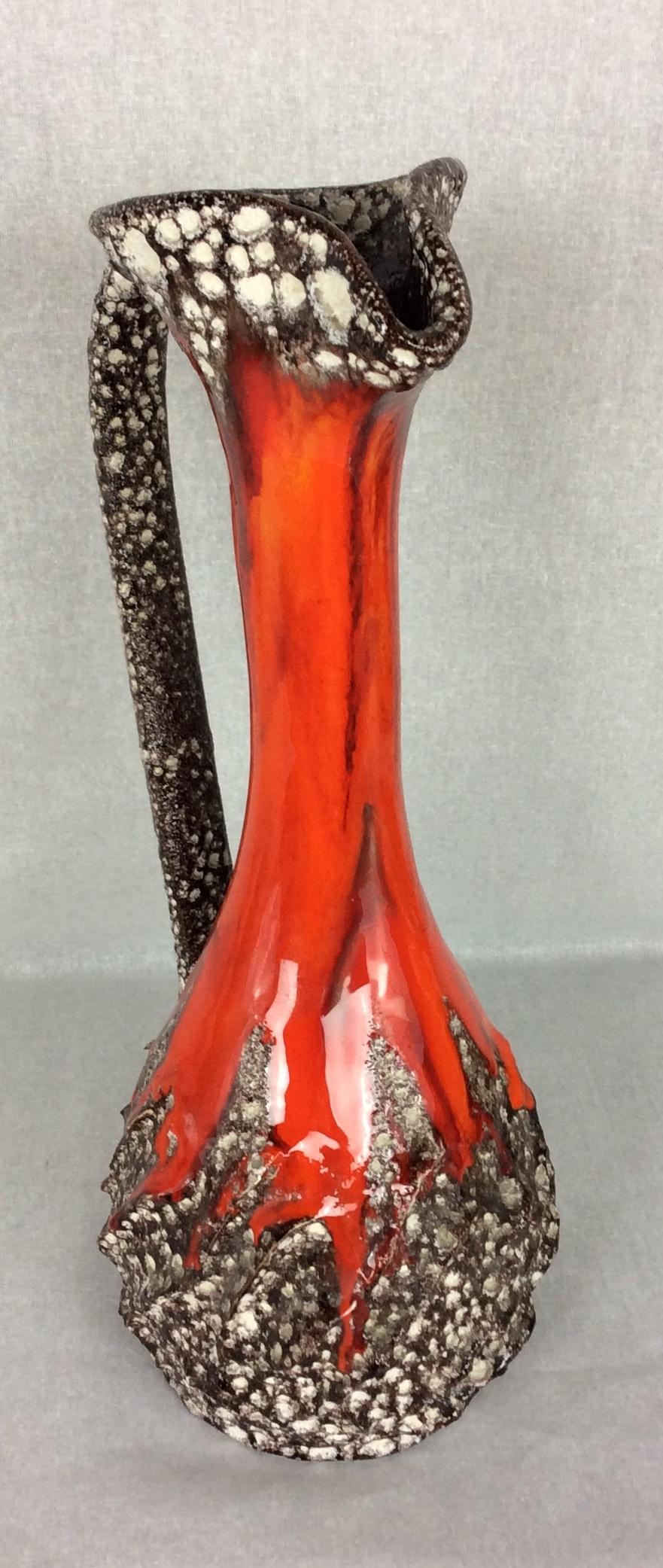 Charles Cart-Krug-Vase „Cyclope“ aus der Mitte des Jahrhunderts in Rot und Braun (Moderne der Mitte des Jahrhunderts) im Angebot