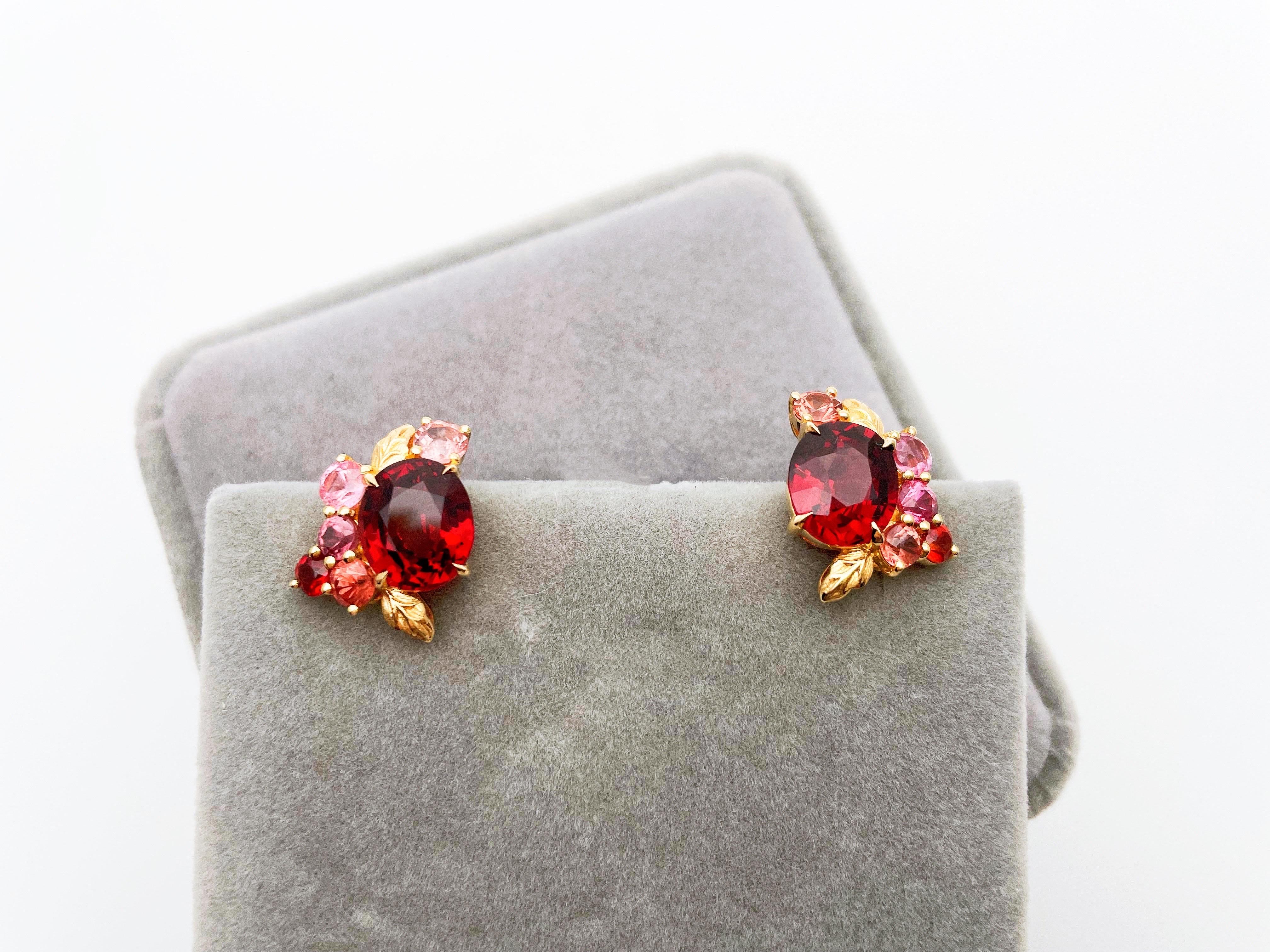 Vivid Red Garnet Earrings in 18K Gold with Natural Burma Spinels In New Condition In Kowloon, HK