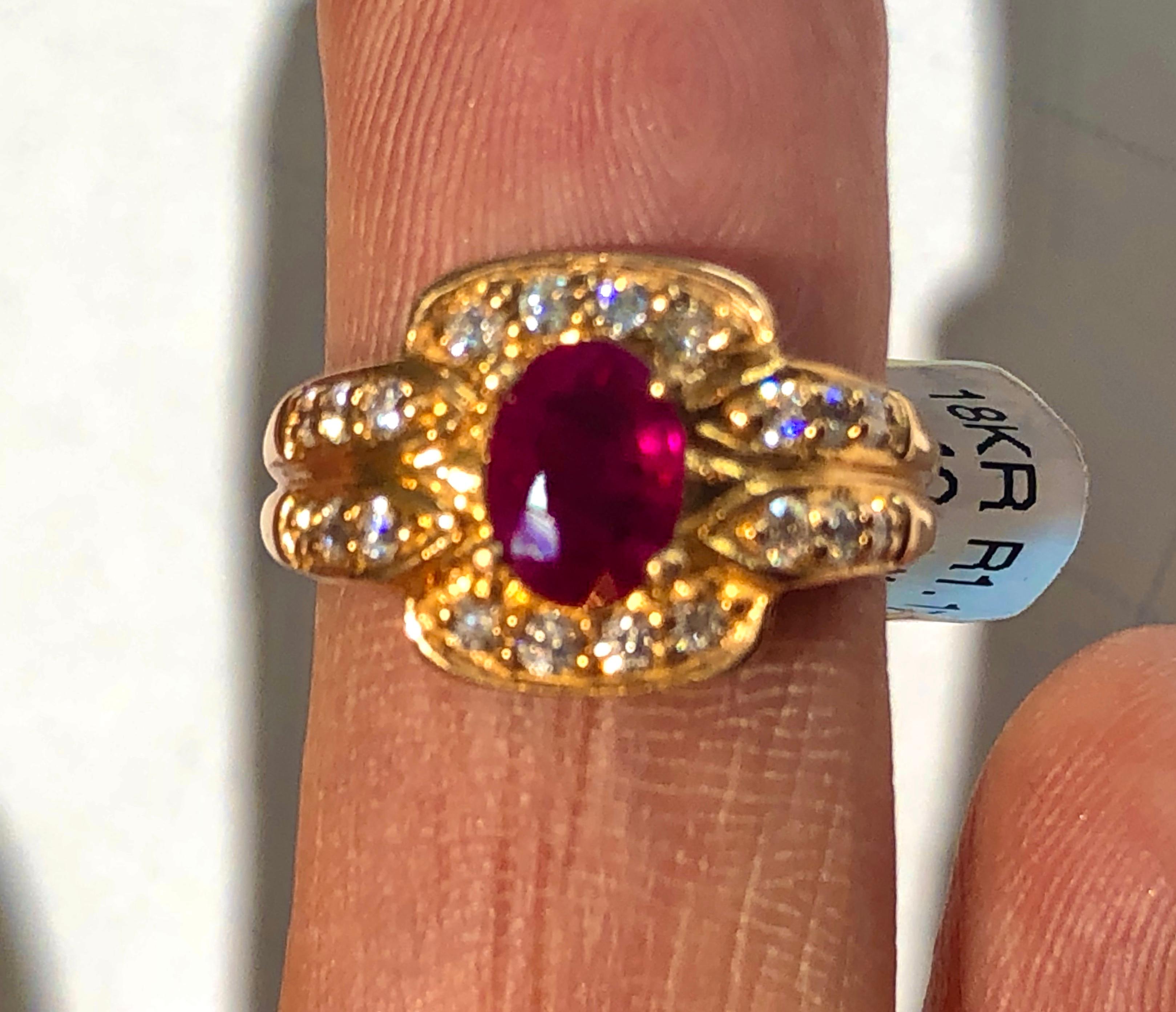 Art Deco Vivid Red Ruby and Diamonds Ring 18 Karat Gold For Sale