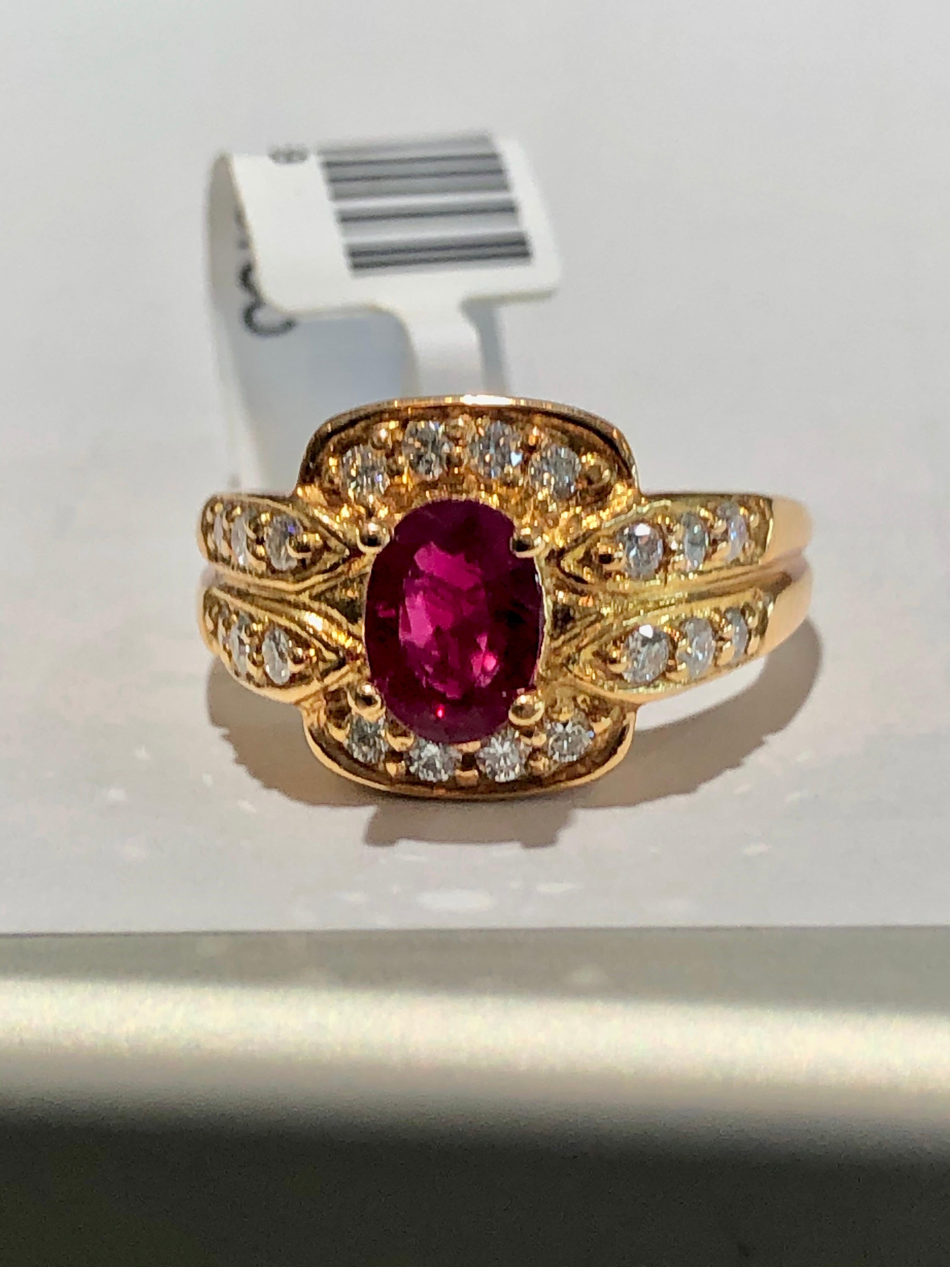Women's Vivid Red Ruby and Diamonds Ring 18 Karat Gold For Sale