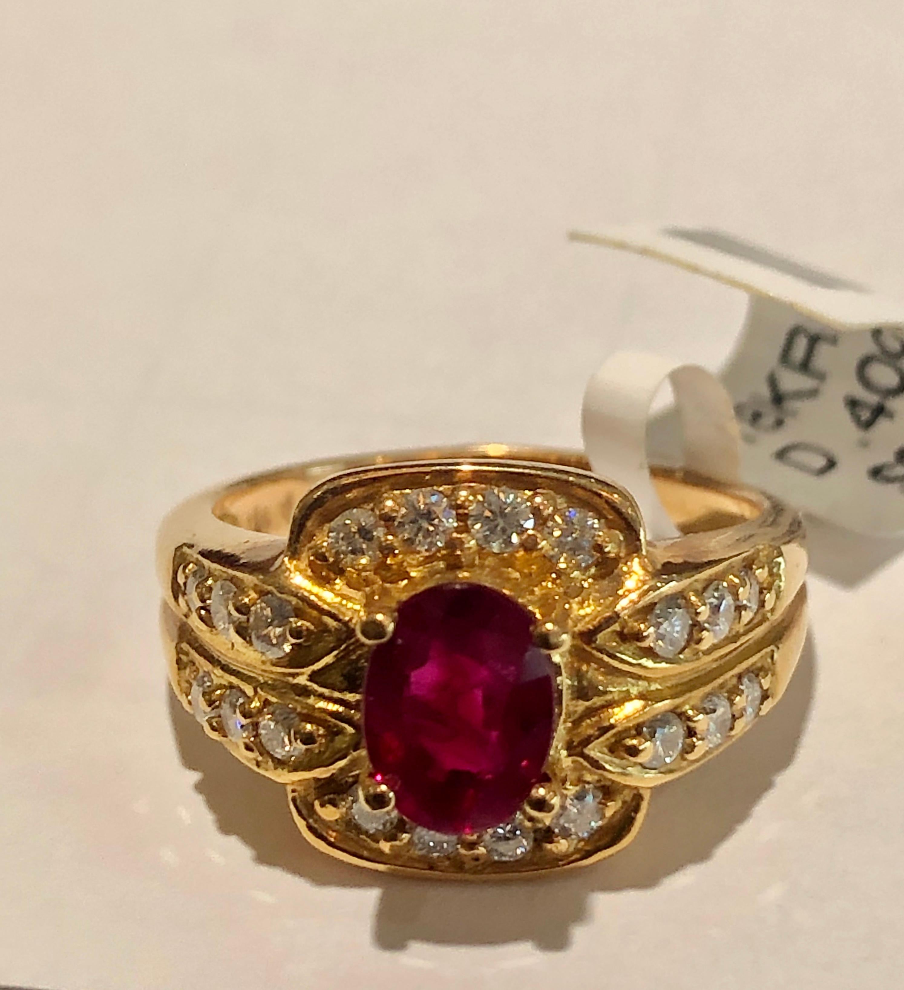 Vivid Red Ruby and Diamonds Ring 18 Karat Gold For Sale 3