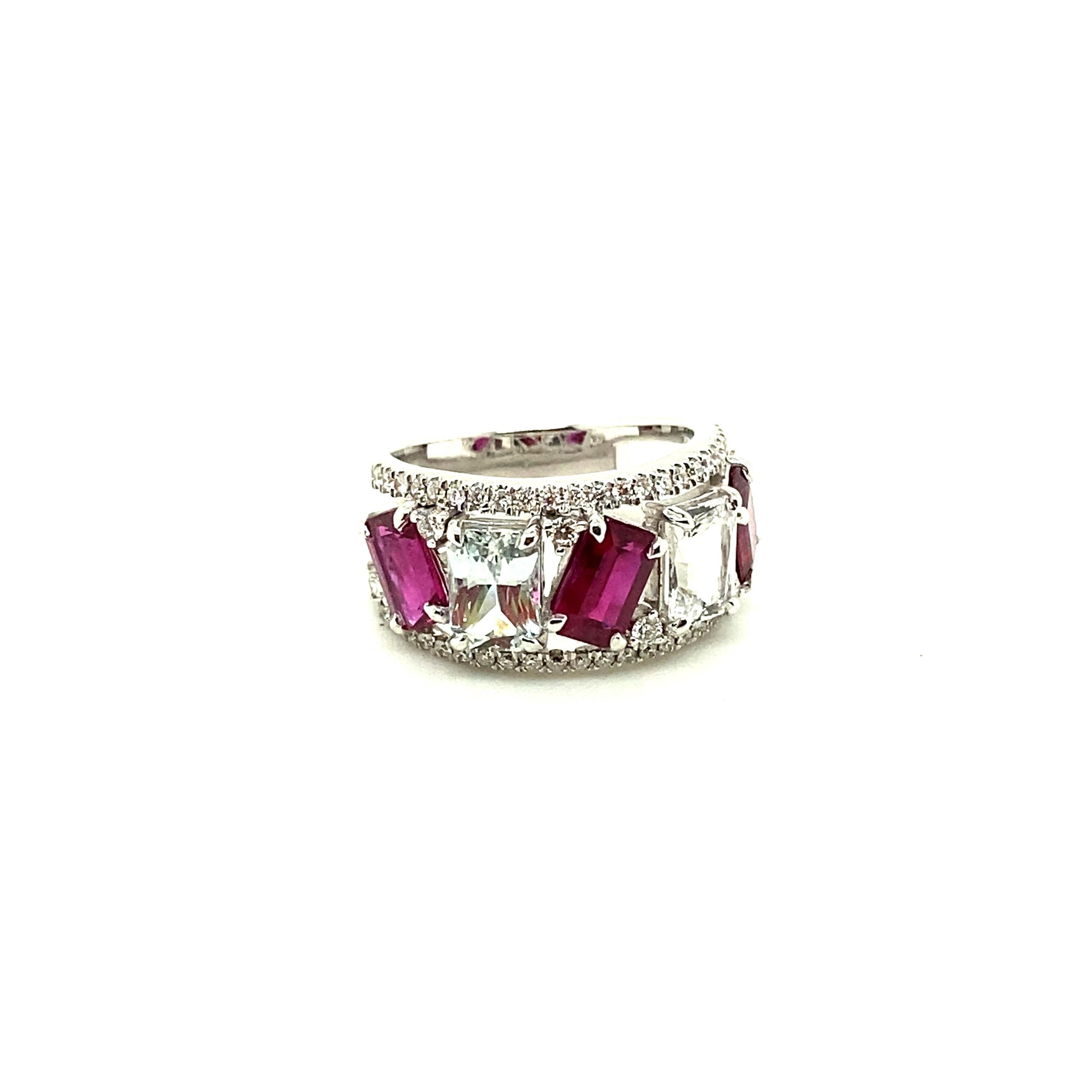 Modern Vivid Red Ruby and White Sapphire Diamond Gold Ring For Sale