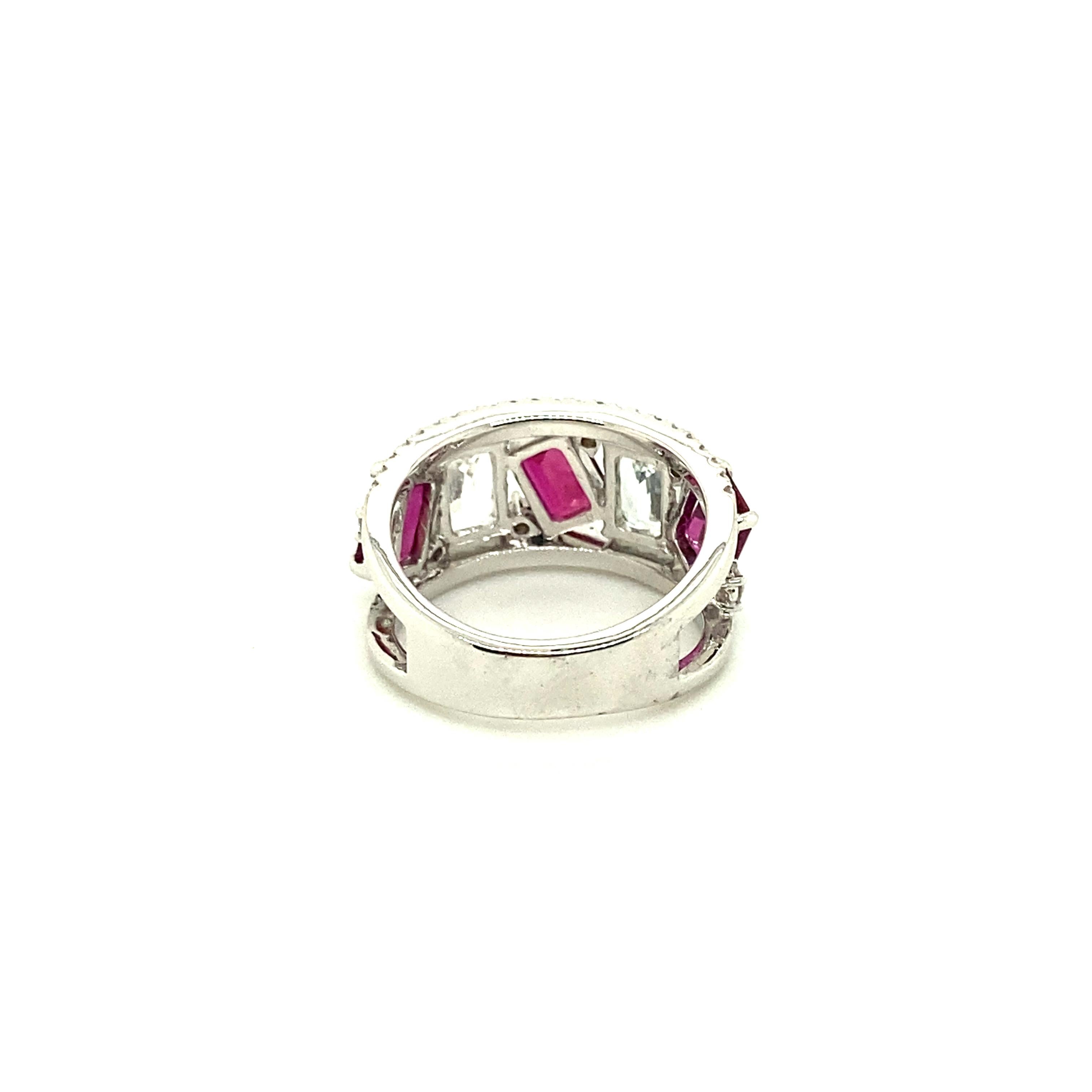 Women's or Men's Vivid Red Ruby and White Sapphire Diamond Gold Ring For Sale