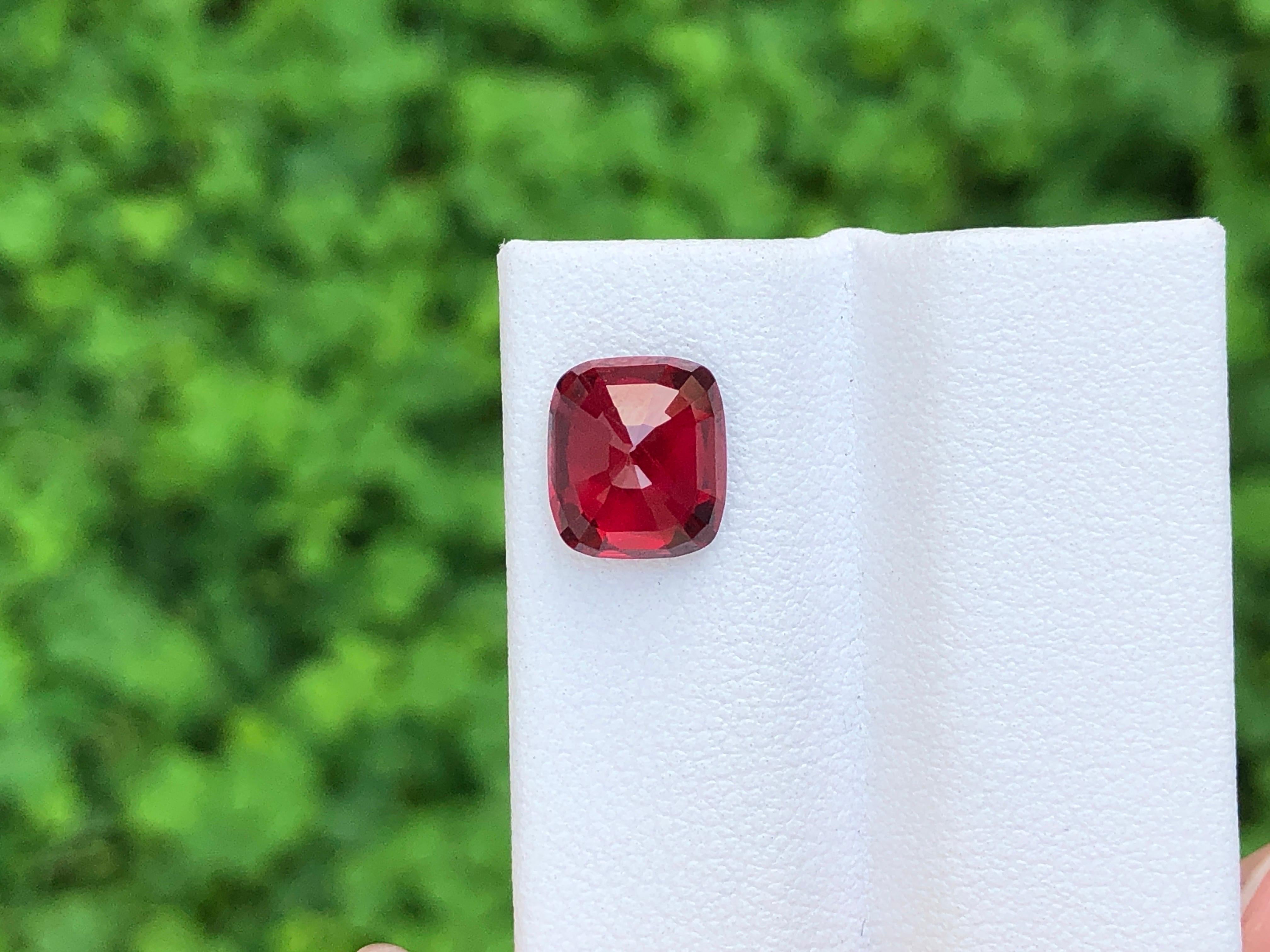 Vivid Red Spinel 3 carat Burma cushion Rare  For Sale 1