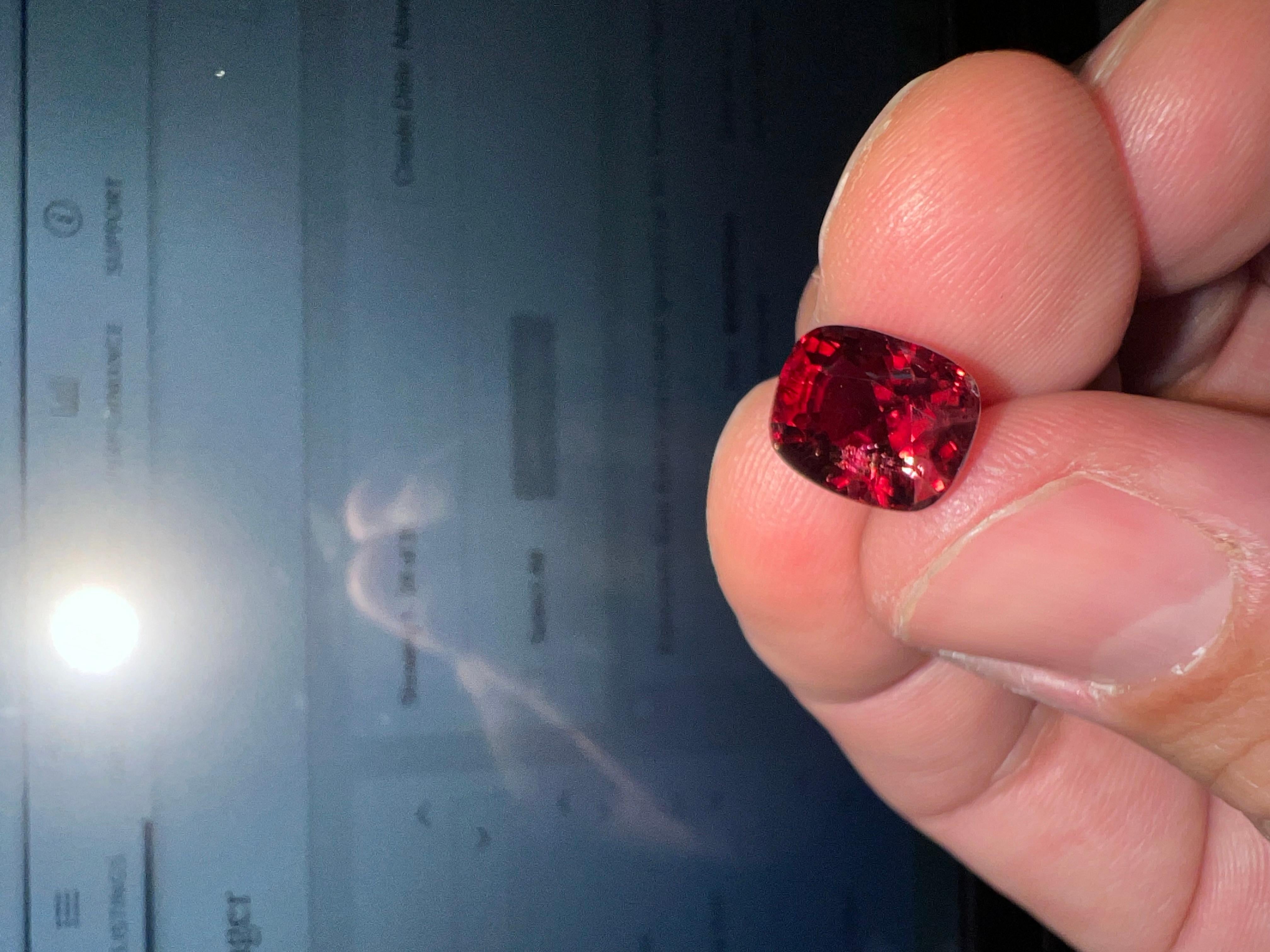 Vivid Red Spinel ( 6.85 carat ) Wholesale Offer In New Condition For Sale In Omaha, NE