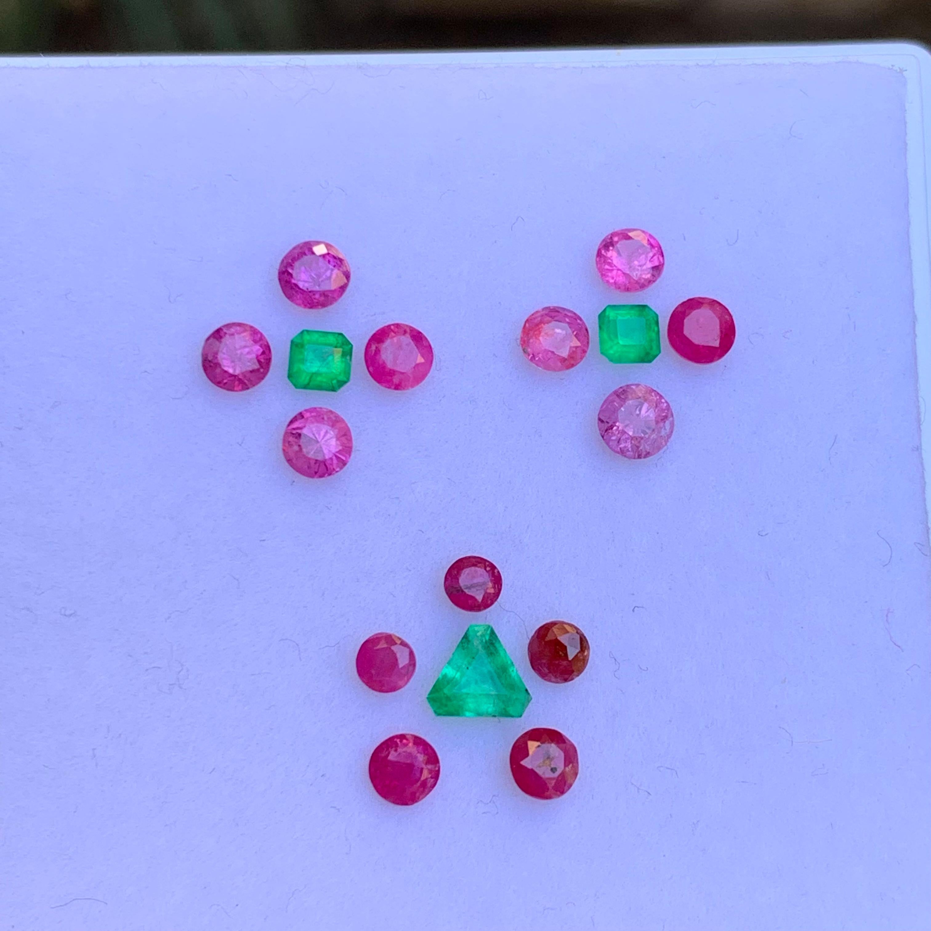 Conjunto de gemas sueltas de rubí natural de color rosa vivo y rojizo y esmeralda verde de 2,20 quilates en venta 4