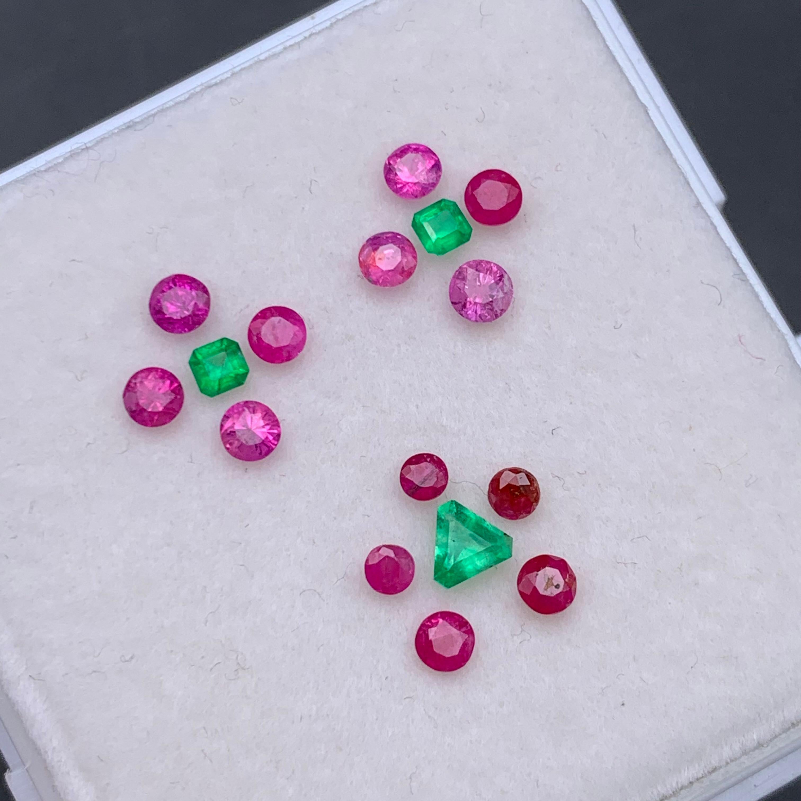 Conjunto de gemas sueltas de rubí natural de color rosa vivo y rojizo y esmeralda verde de 2,20 quilates en venta 6