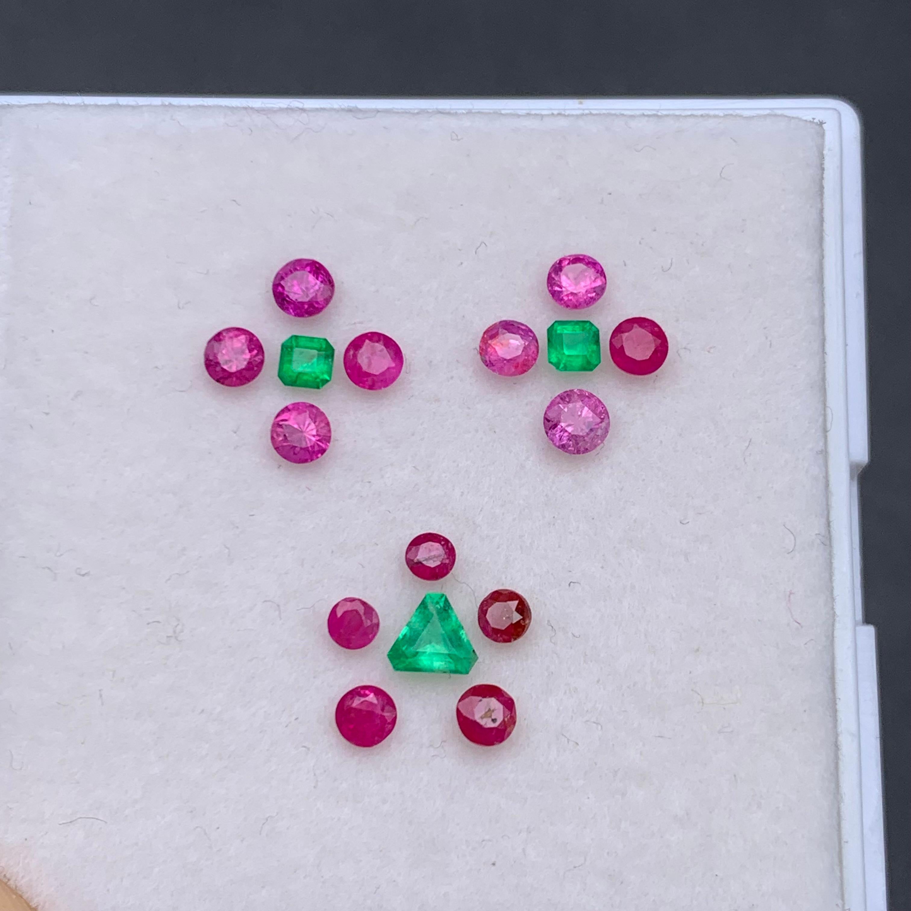 Femenino o masculino Conjunto de gemas sueltas de rubí natural de color rosa vivo y rojizo y esmeralda verde de 2,20 quilates en venta