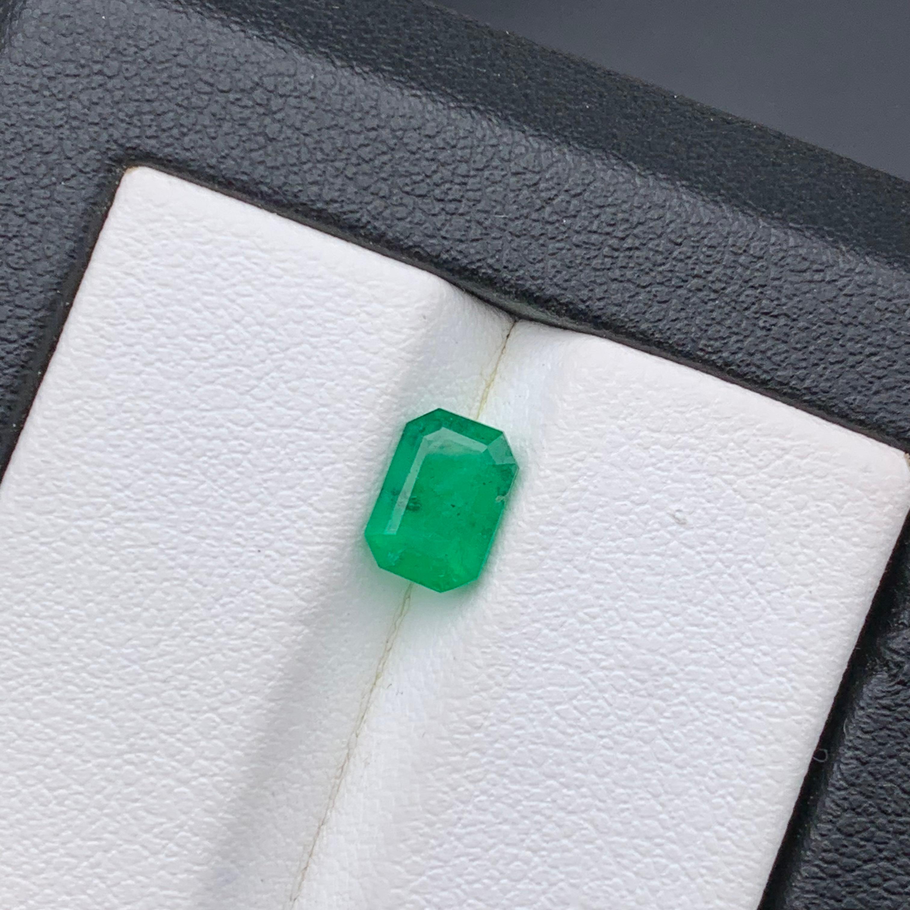 Vivid Rich Green Natural Emerald Ring Loose Gemstone 1.15 Ct Emerald Cut-Jewelry For Sale 8