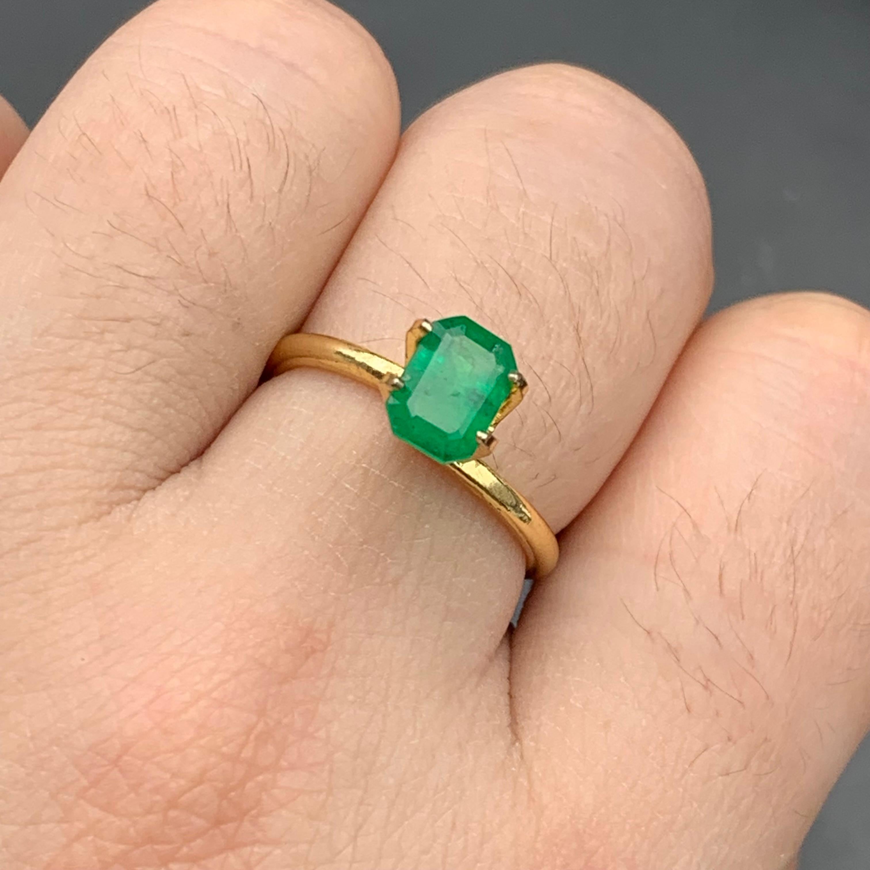 Vivid Rich Green Natural Emerald Ring Loose Gemstone 1.15 Ct Emerald Cut-Jewelry For Sale 3