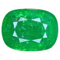 Tsavorite naturale di un verde intenso e brillante, 5,75 carati, taglio a cuscino, pietra sciolta per anello