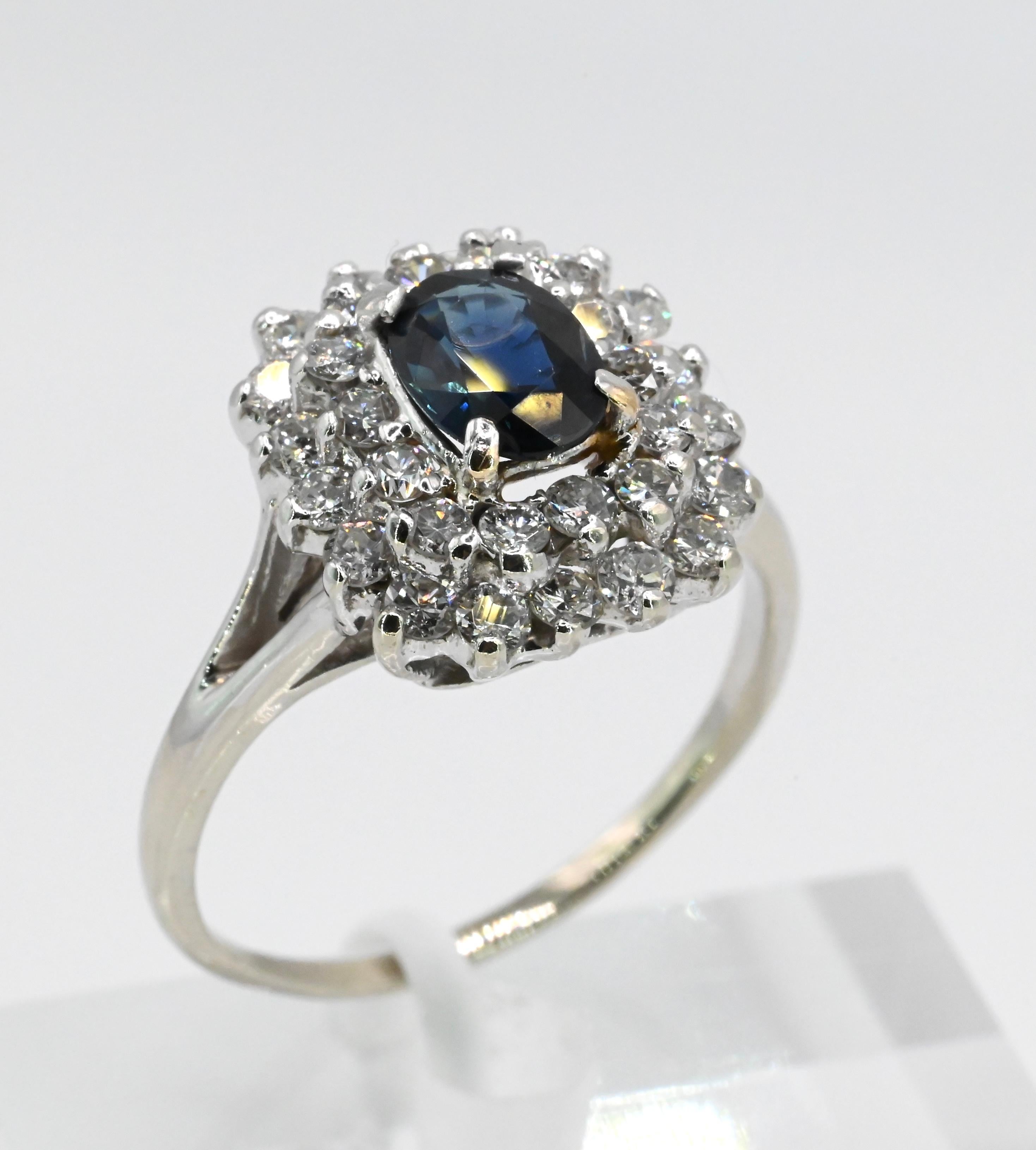 Vivid Sapphire & Diamond White Gold Ring In Good Condition In Media, PA