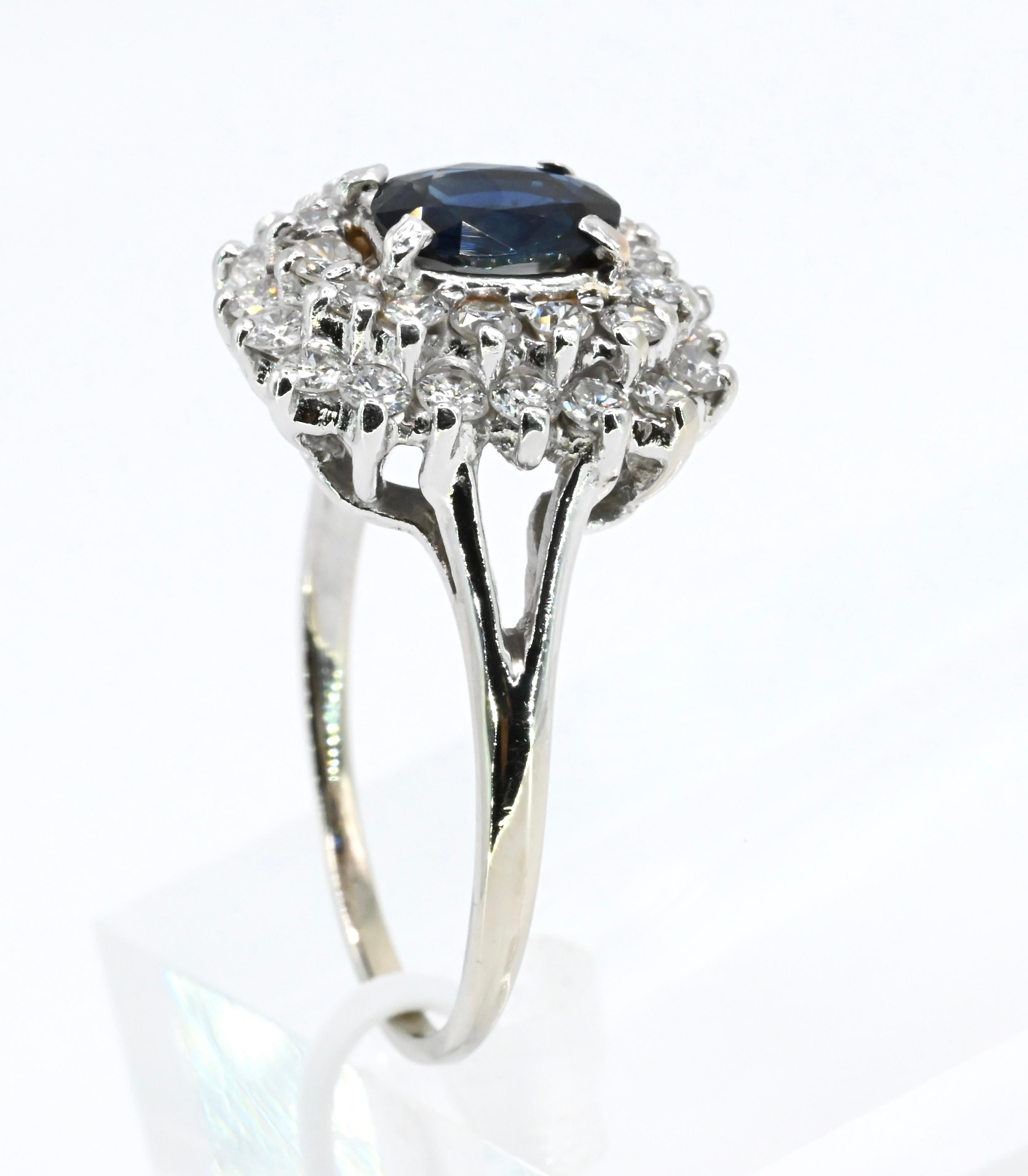 Vivid Sapphire & Diamond White Gold Ring 2