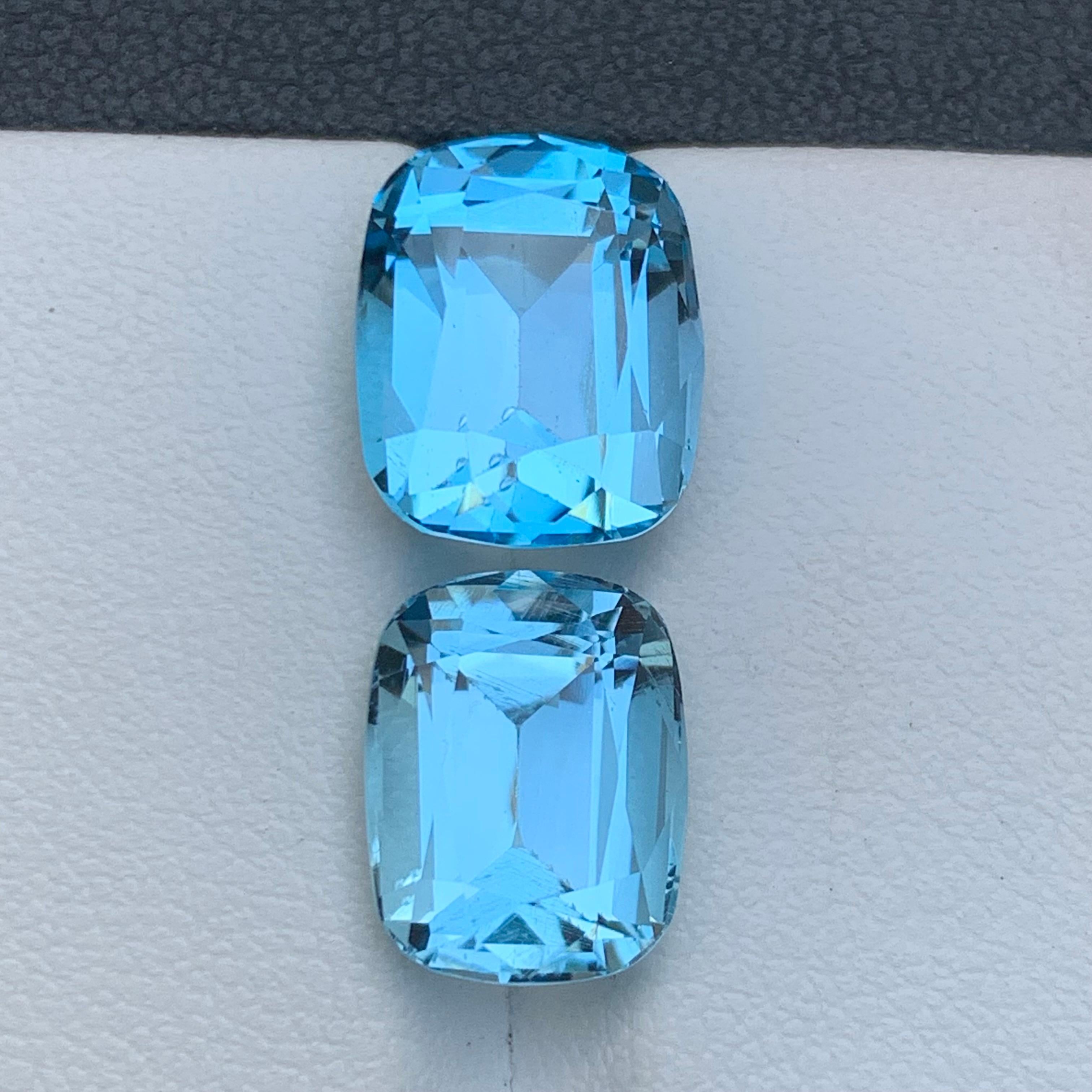 Vivid Sky Blue Natural Swiss Blue Topaz Gemstones 13.80 Ct Cushion Cut-Jewelry For Sale 2
