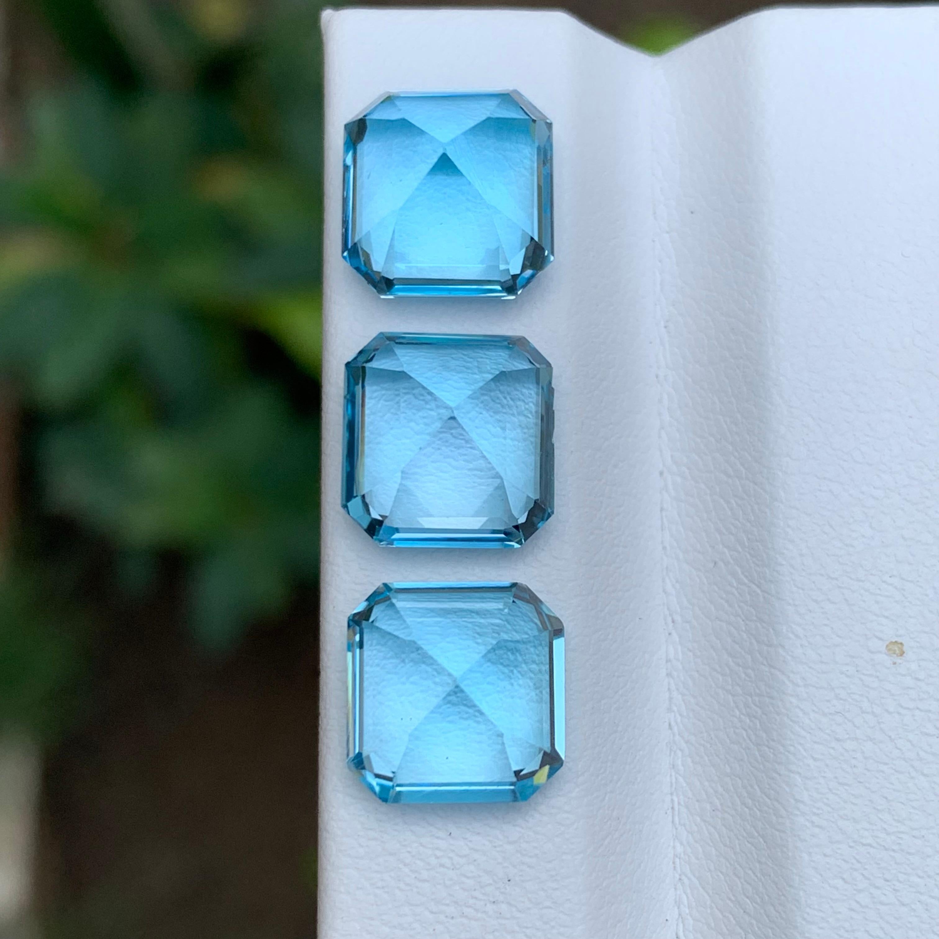 Vivid Swiss Blue Natural Topaz Jewel Set Gemstones 18.55 Ct Asscher Cut-Jewelry For Sale 8