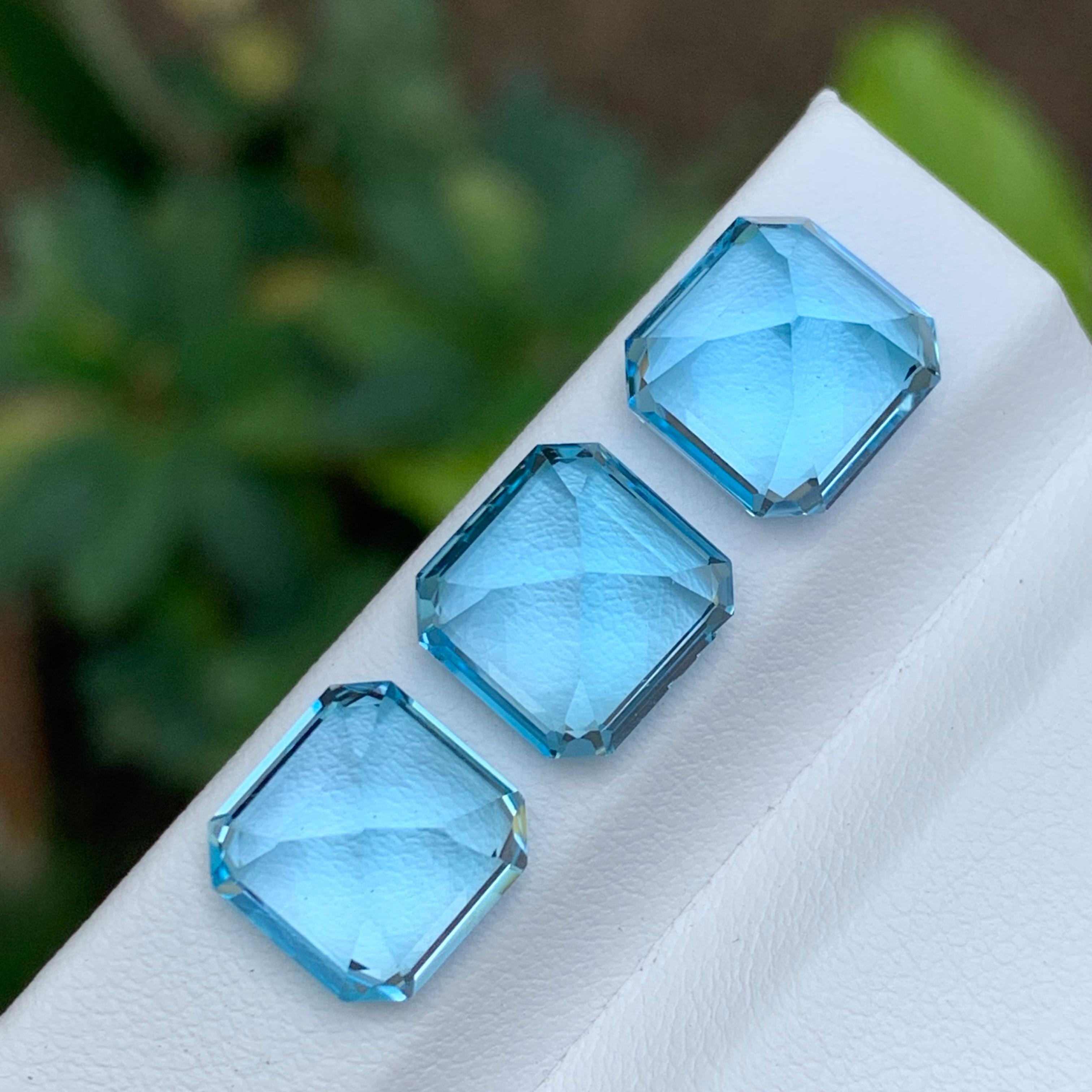 Women's or Men's Vivid Swiss Blue Natural Topaz Jewel Set Gemstones 18.55 Ct Asscher Cut-Jewelry For Sale