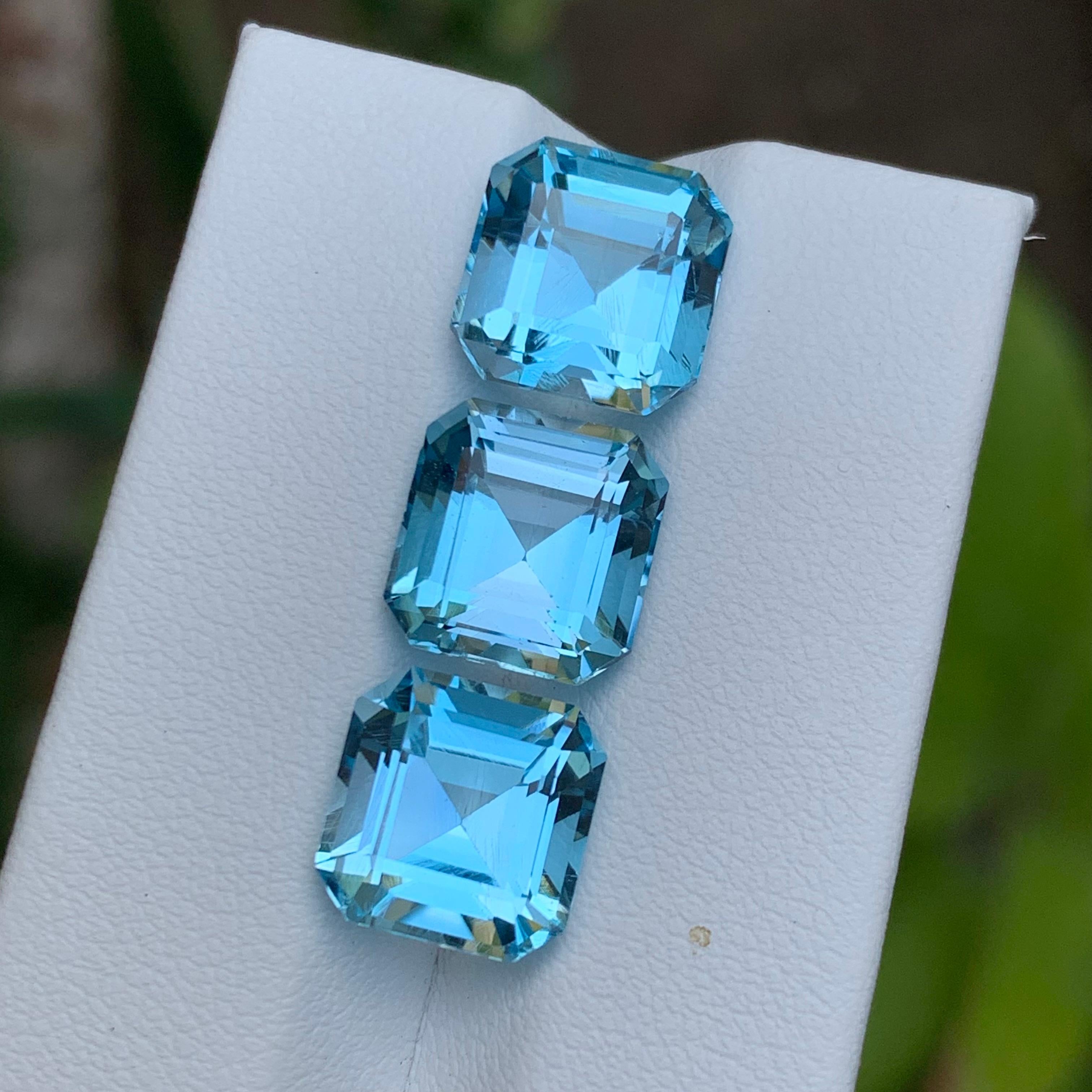 Vivid Swiss Blue Natural Topaz Jewel Set Gemstones 18.55 Ct Asscher Cut-Jewelry For Sale 2